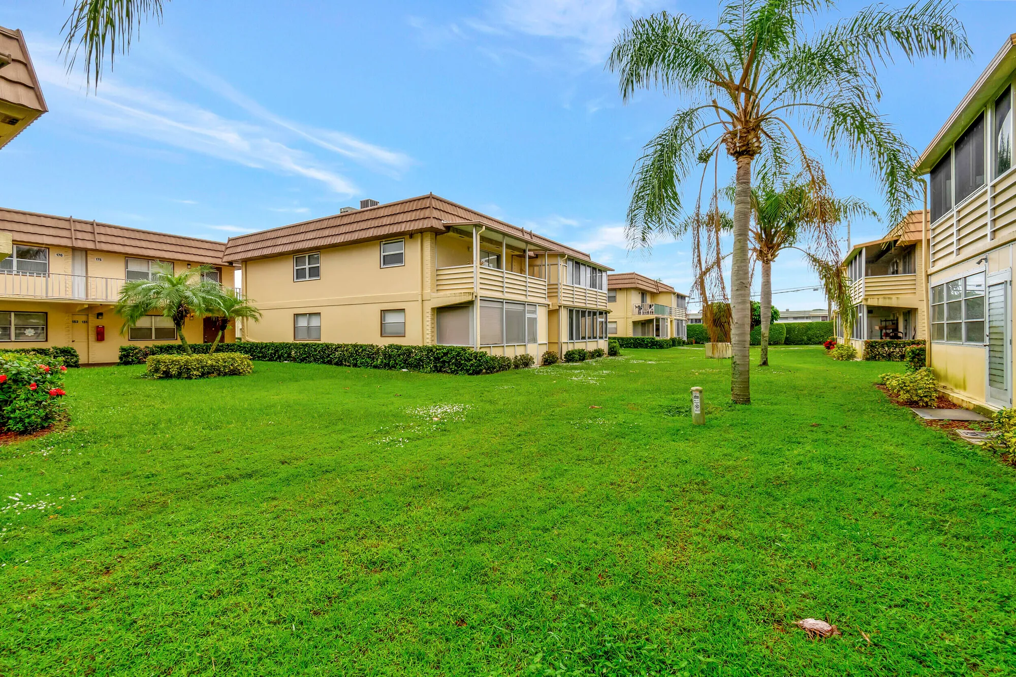 Property Slideshow image 5 of 31 | 200 saxony e unit e, Delray Beach, FL, 33446