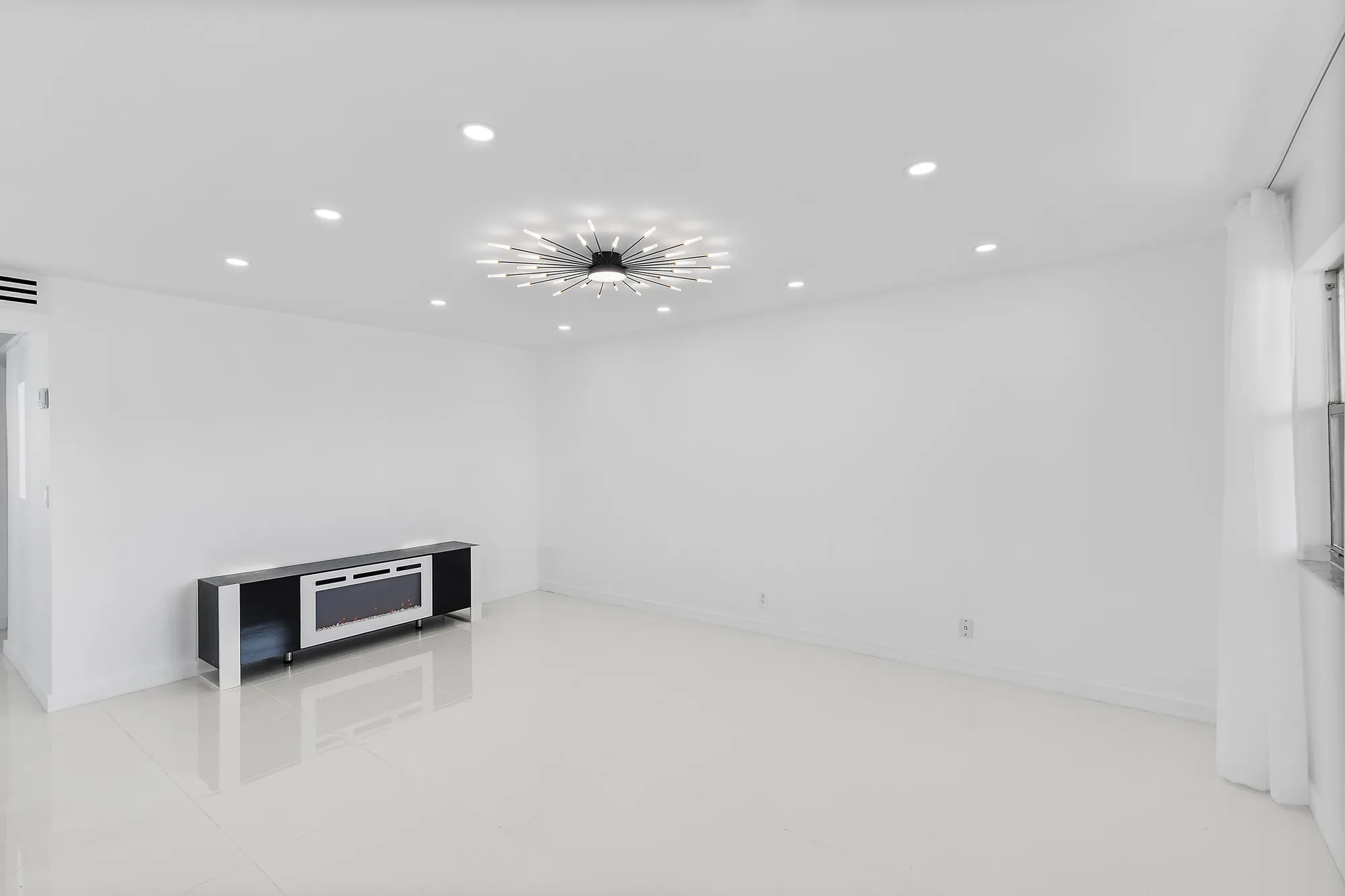 Property Slideshow image 7 of 31 | 200 saxony e unit e, Delray Beach, FL, 33446