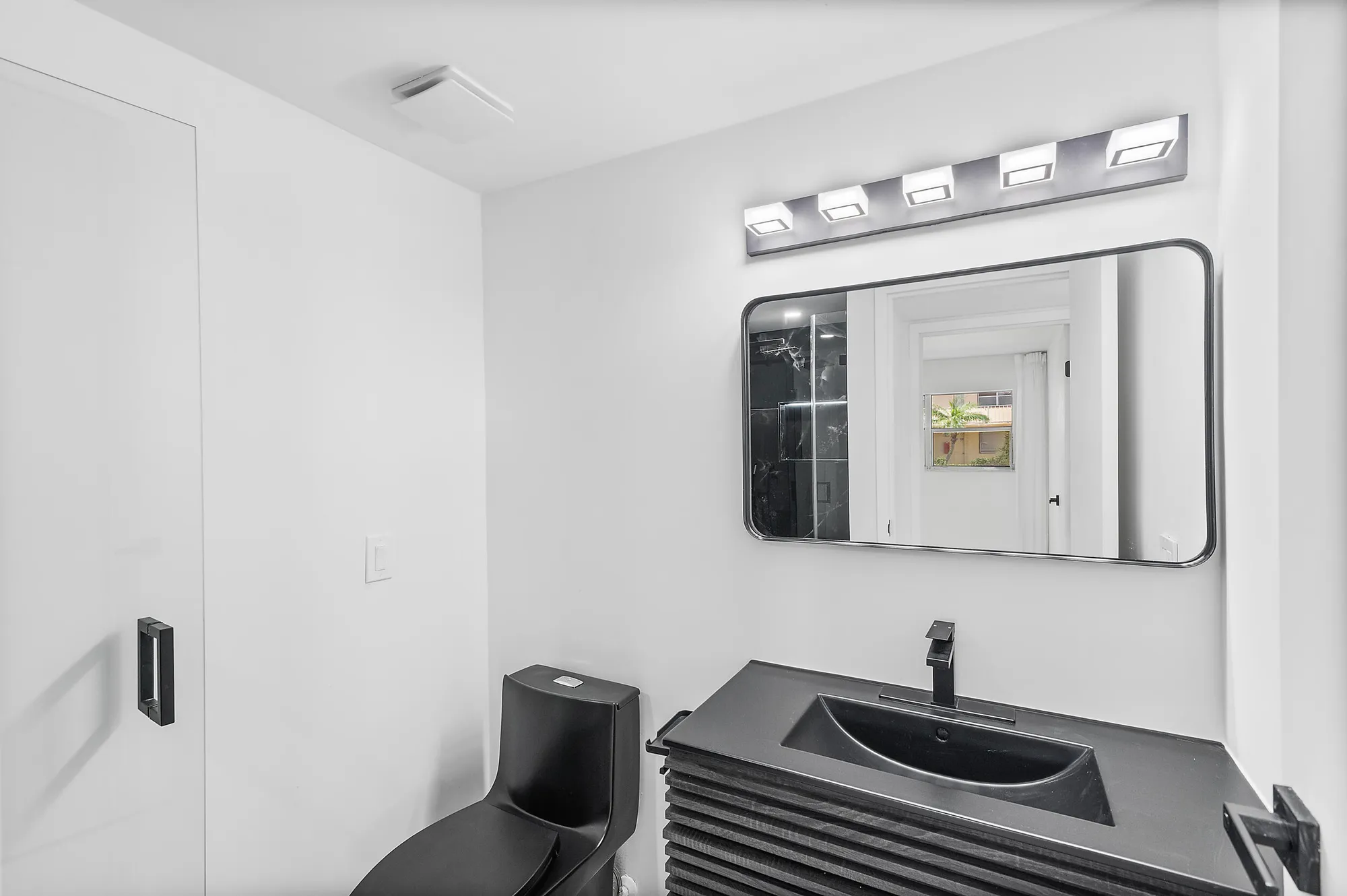 Property Slideshow image 20 of 31 | 200 saxony e unit e, Delray Beach, FL, 33446