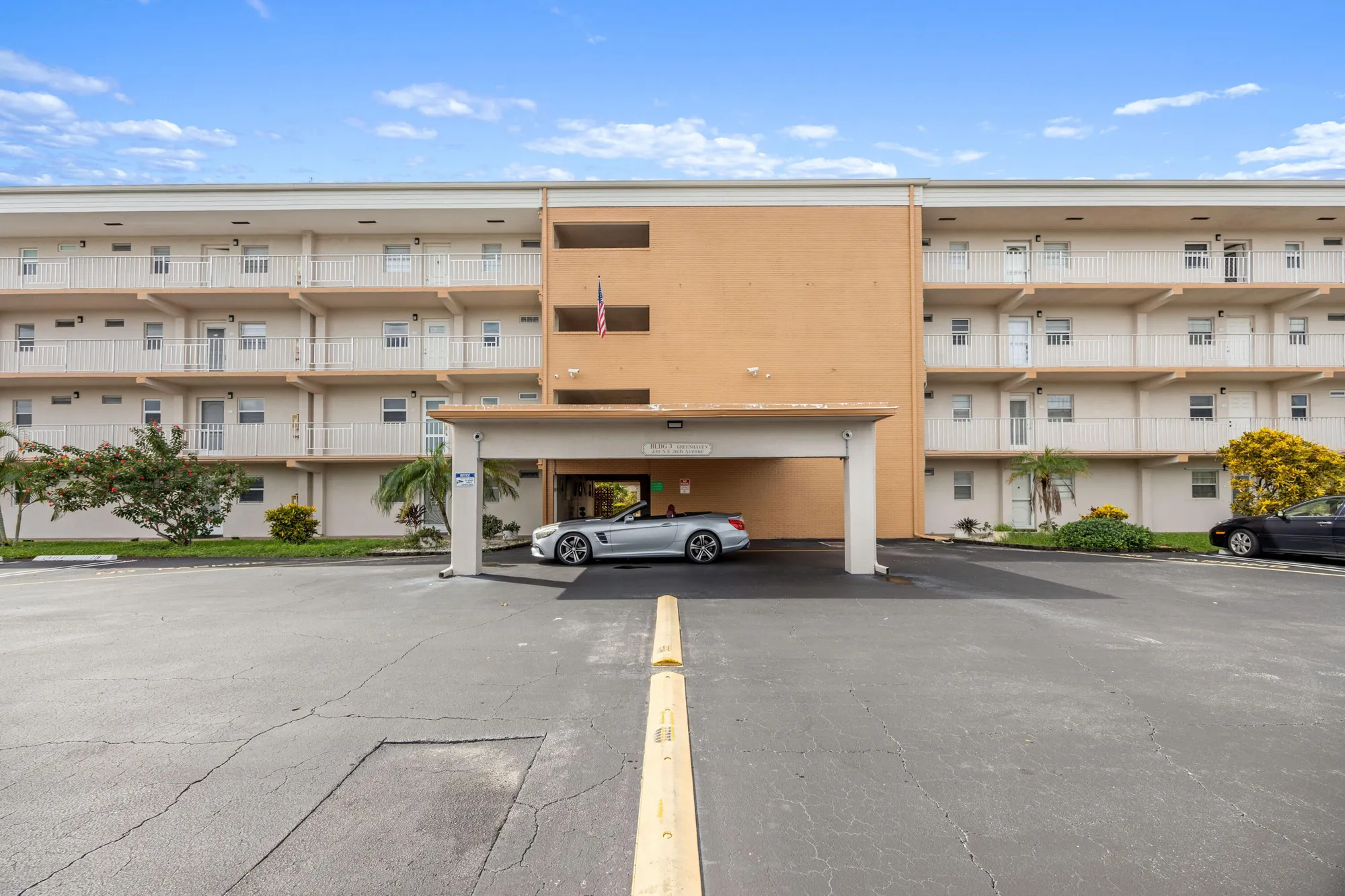 Property Slideshow image 1 of 25 | 230 ne 26th ave 206, Boynton Beach, FL, 33435