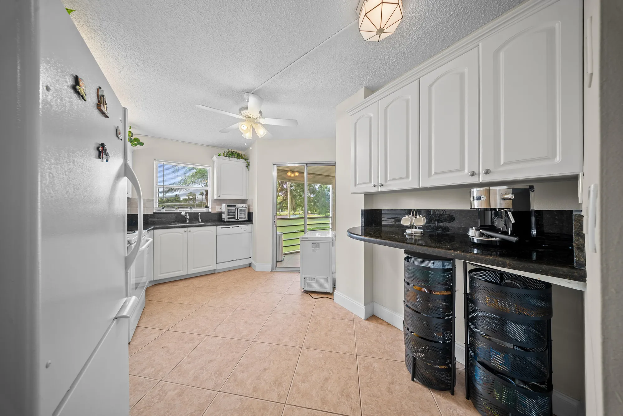 Property Slideshow image 5 of 39 | 3959 via poinciana apt 203, Lake Worth, FL, 33467
