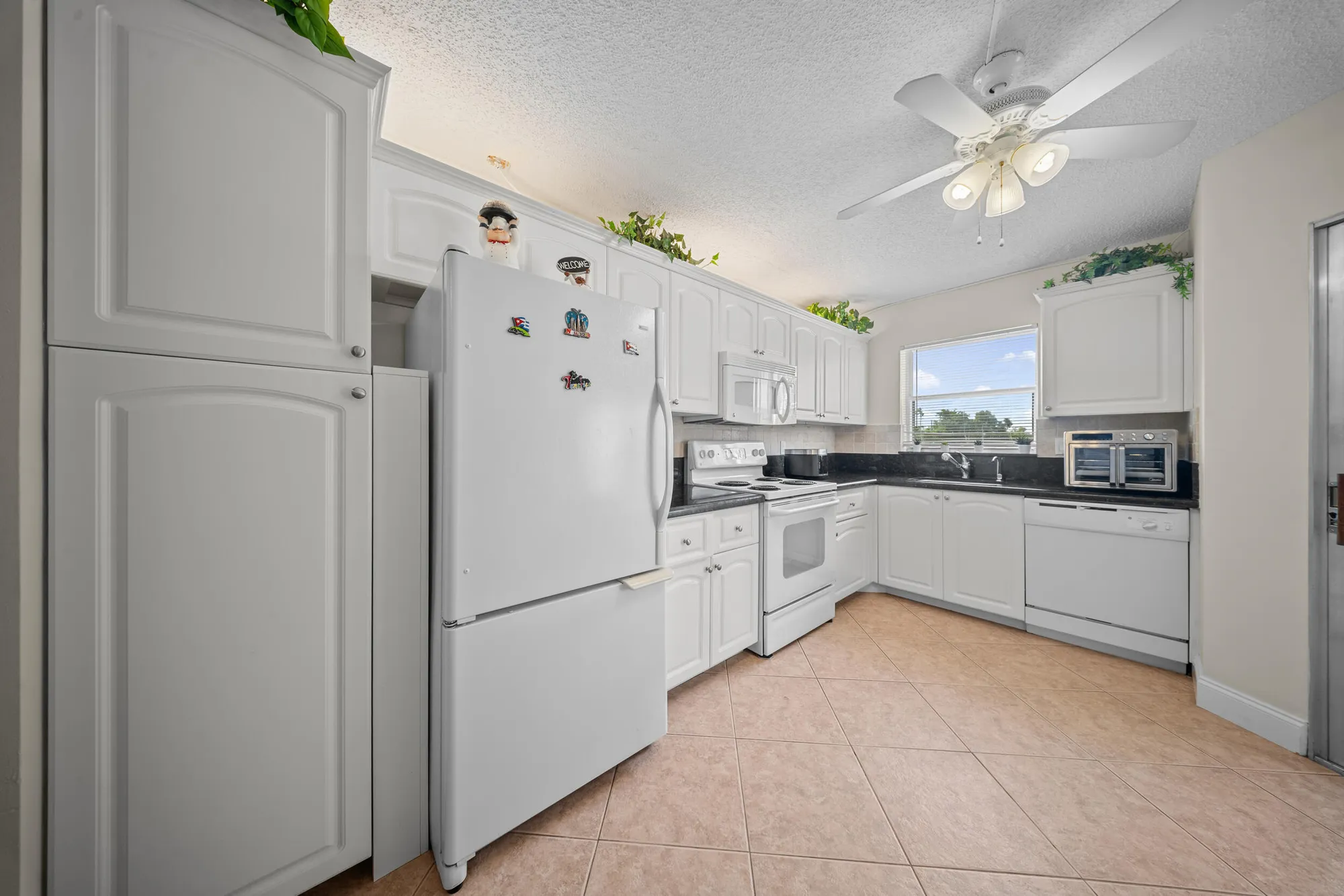 Property Slideshow image 7 of 39 | 3959 via poinciana apt 203, Lake Worth, FL, 33467