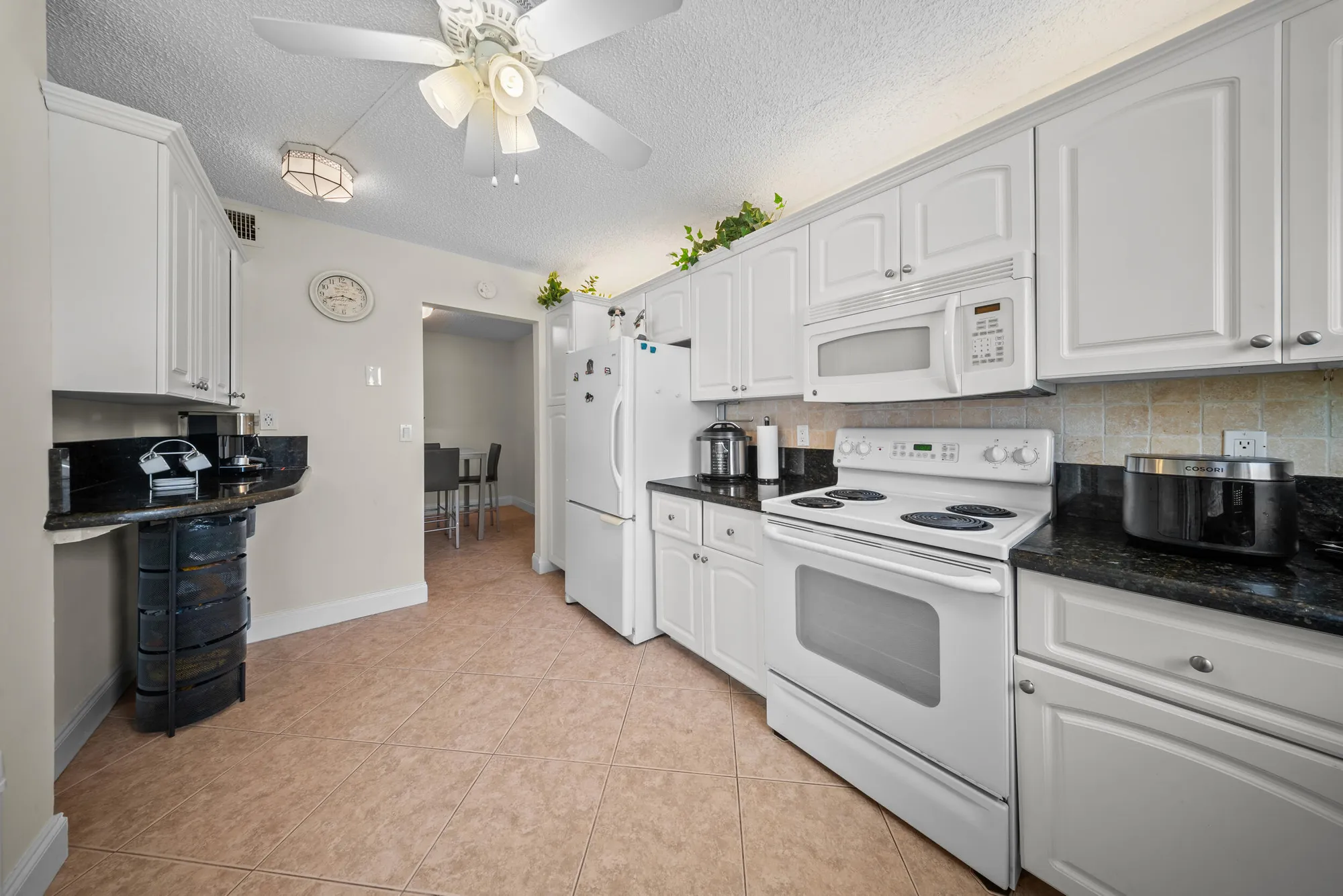 Property Slideshow image 10 of 39 | 3959 via poinciana apt 203, Lake Worth, FL, 33467