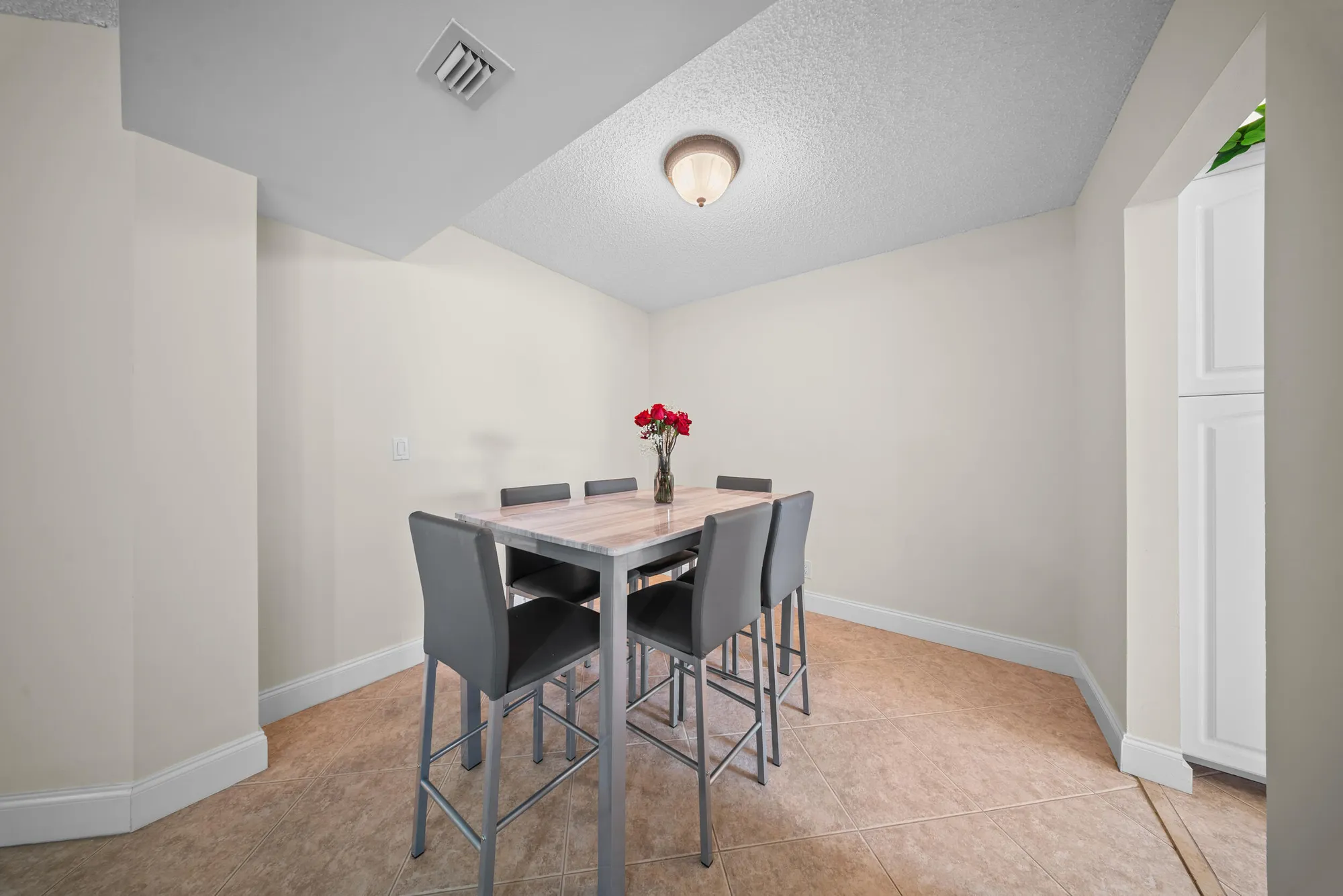 Property Slideshow image 11 of 39 | 3959 via poinciana apt 203, Lake Worth, FL, 33467