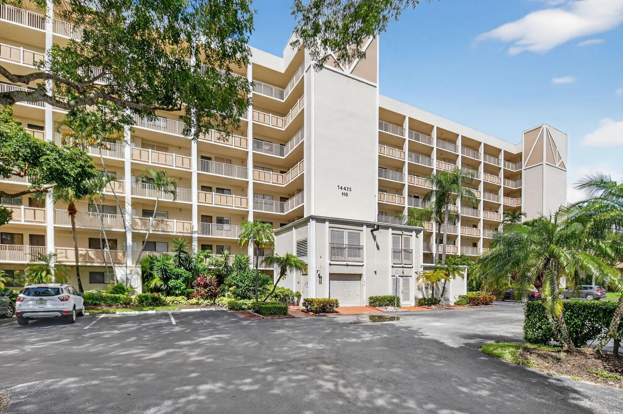 Property Slideshow image 75 of 84 | 14425 strathmore ln apt 601, Delray Beach, FL, 33446