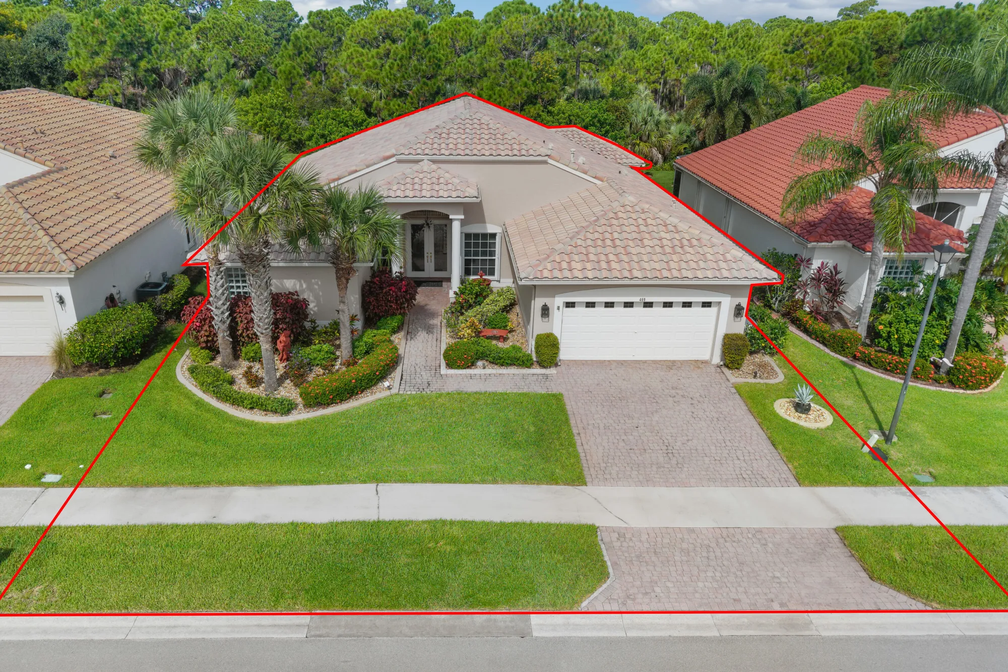 Property Slideshow image 2 of 68 | 469 nw blue lake dr, Port Saint Lucie, FL, 34986