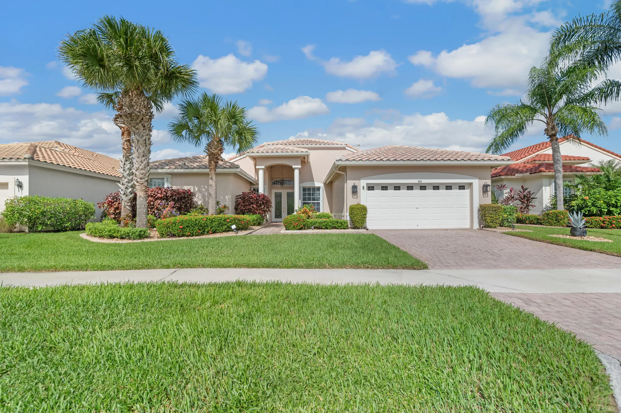 Property Slideshow image 1 of 68 | 469 nw blue lake dr, Port Saint Lucie, FL, 34986
