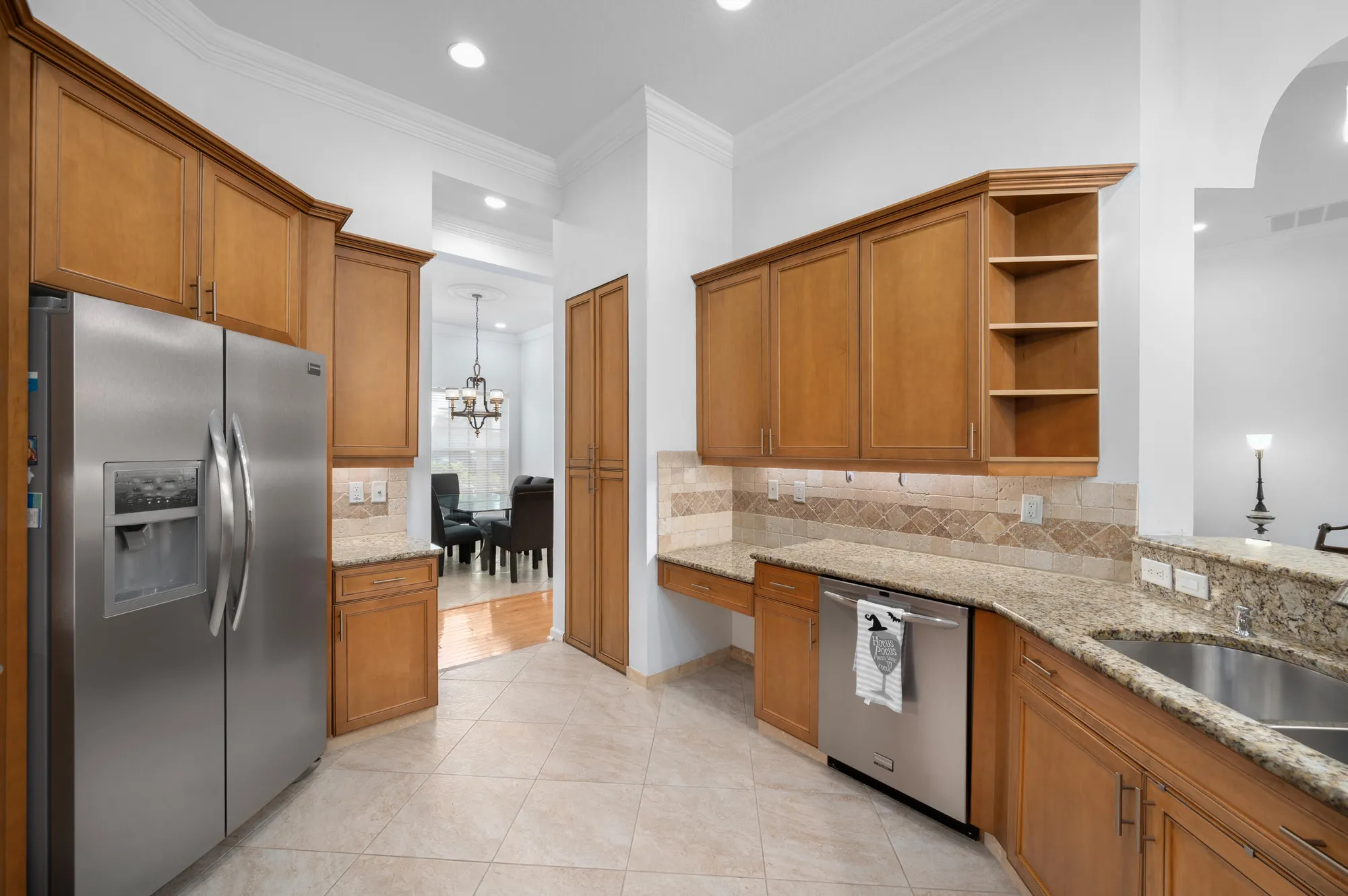 Property Slideshow image 10 of 68 | 469 nw blue lake dr, Port Saint Lucie, FL, 34986