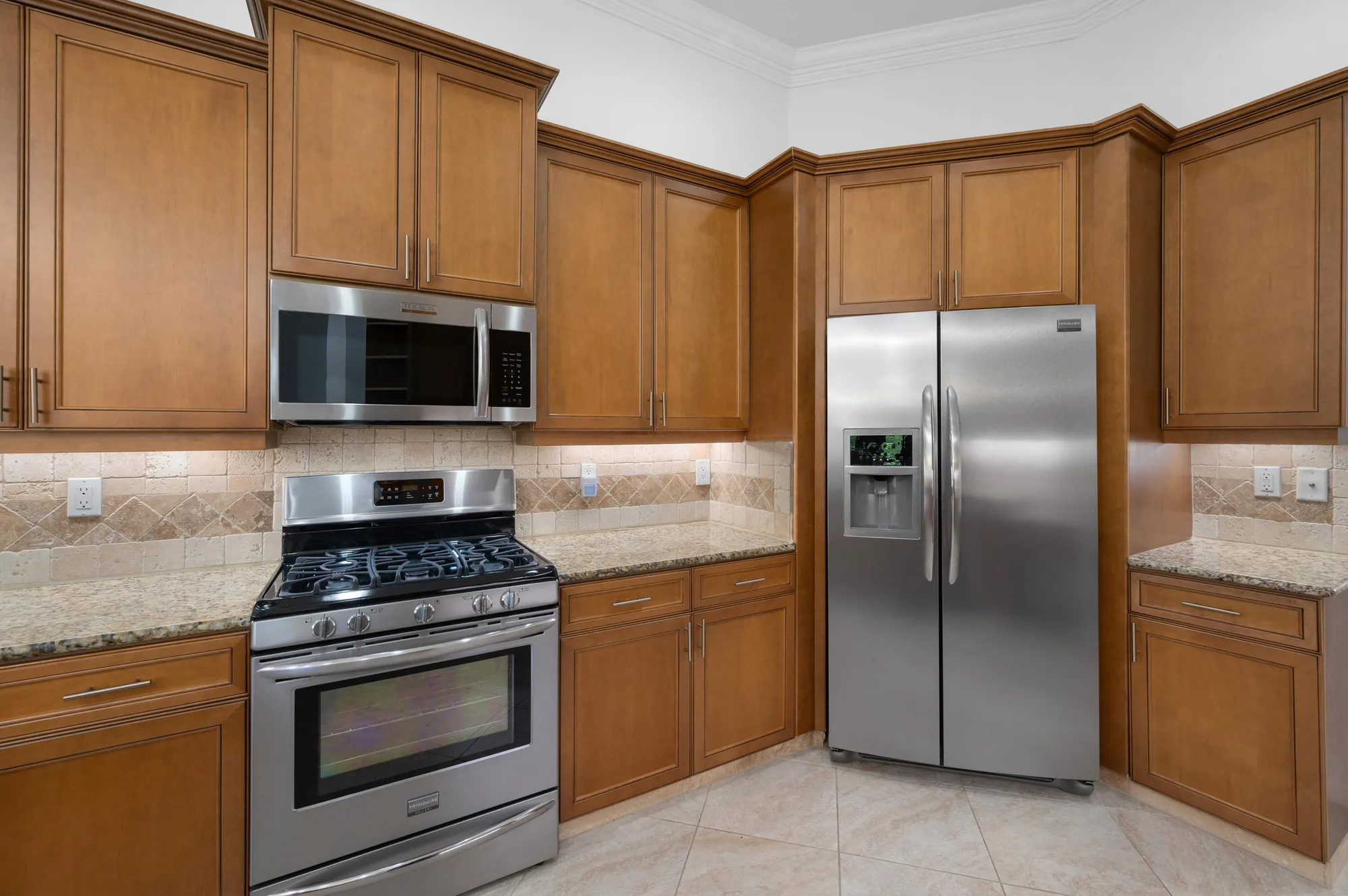 Property Slideshow image 11 of 68 | 469 nw blue lake dr, Port Saint Lucie, FL, 34986