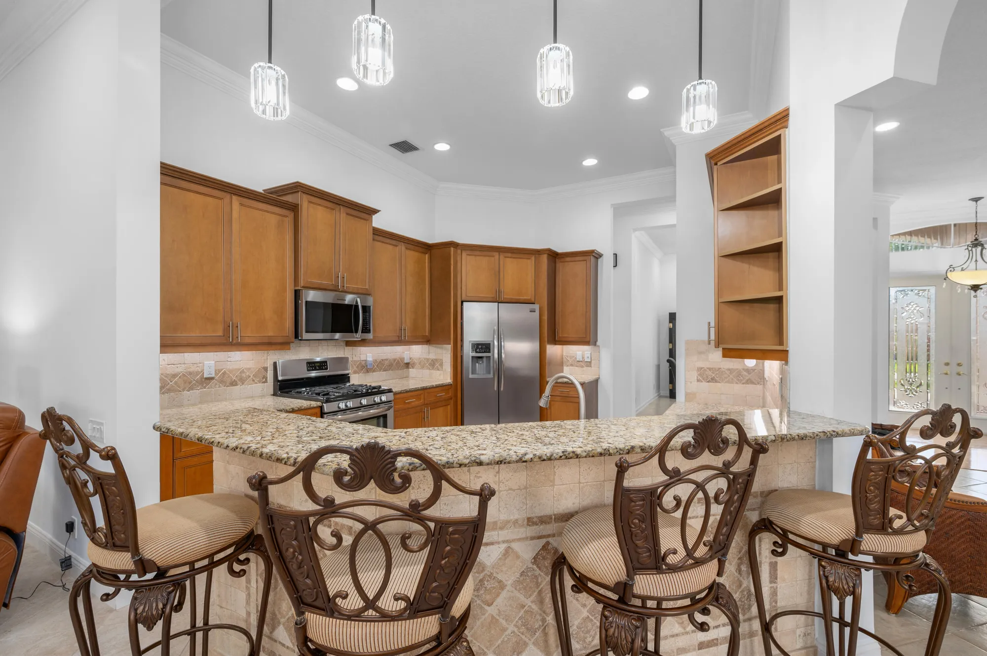 Property Slideshow image 13 of 68 | 469 nw blue lake dr, Port Saint Lucie, FL, 34986