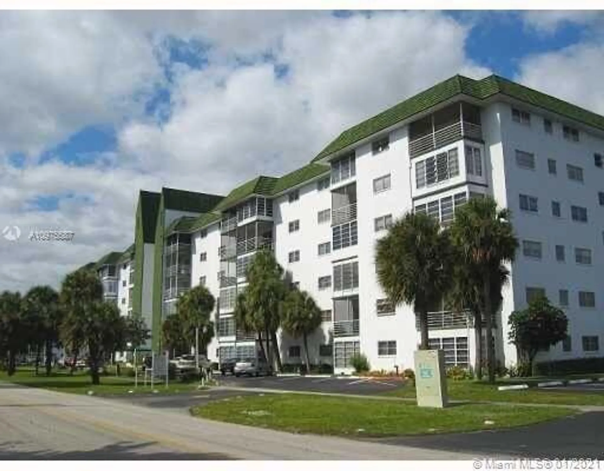 Property Slideshow image 3 of 27 | 4751 nw 21st st 303, Lauderhill, FL, 33313