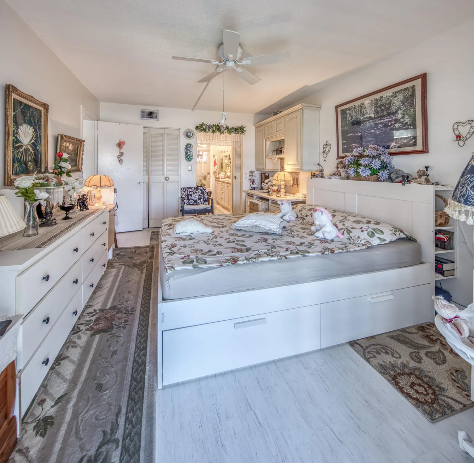Property Slideshow image 11 of 36 | 2615 garden dr s apt 205, Lake Worth Beach, FL, 33461