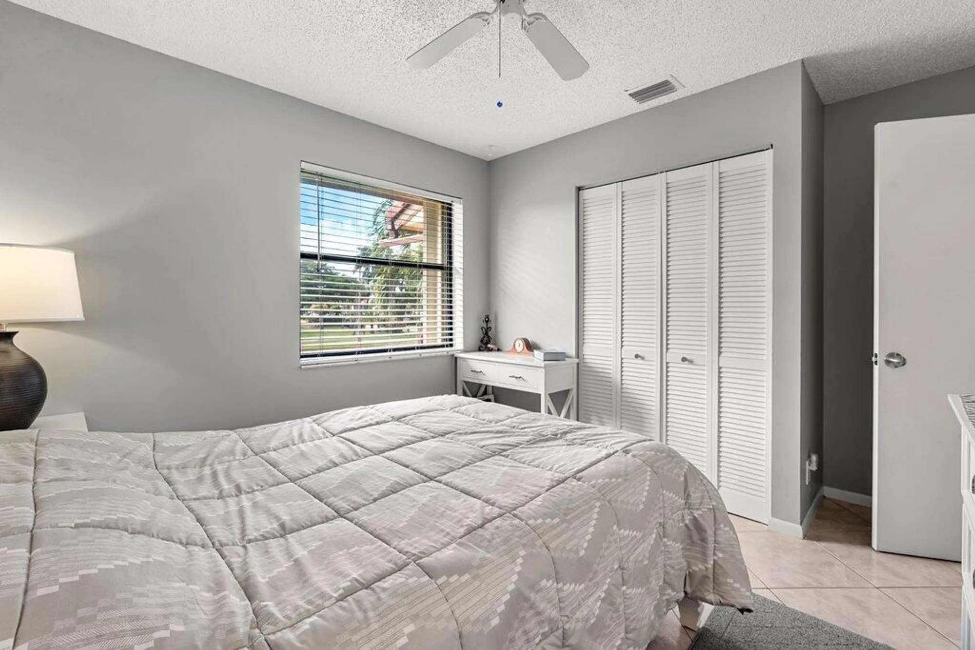 Property Slideshow image 9 of 18 | 4654 lucerne lakes blvd e apt 206, Lake Worth, FL, 33467