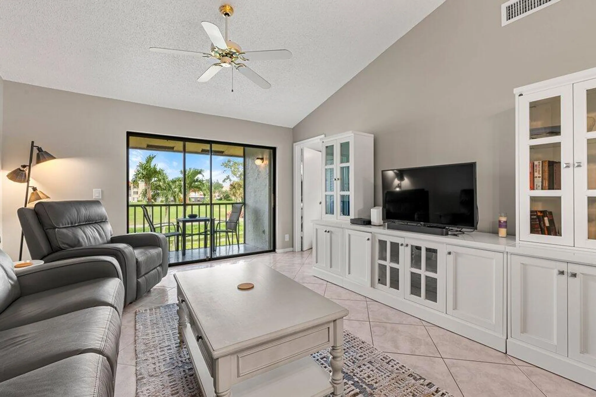 Property Slideshow image 5 of 18 | 4654 lucerne lakes blvd e apt 206, Lake Worth, FL, 33467