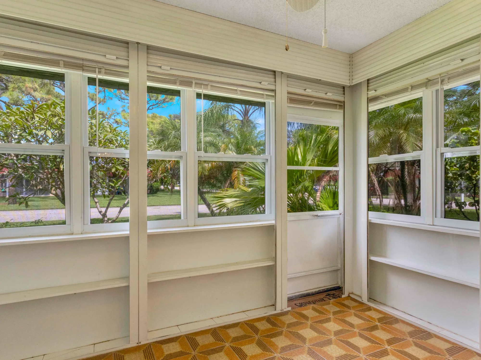 Property Slideshow image 17 of 41 | 857 worcester ln b, Lake Worth, FL, 33467