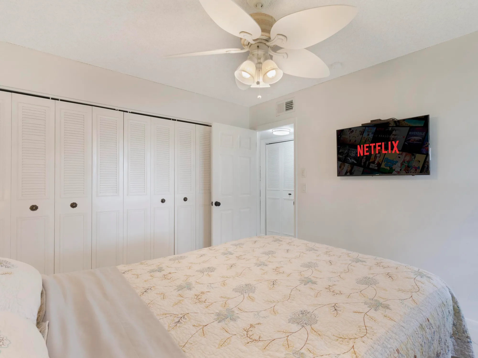 Property Slideshow image 19 of 41 | 857 worcester ln b, Lake Worth, FL, 33467