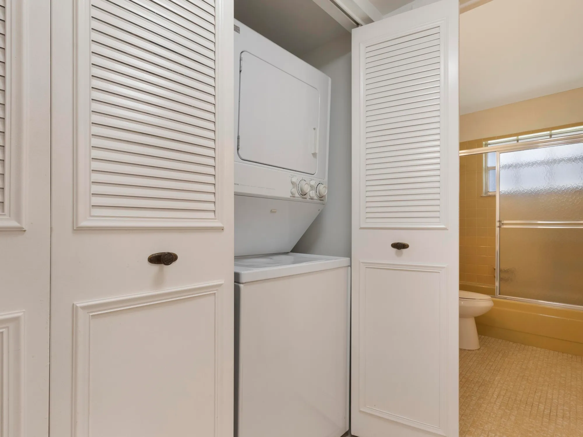 Property Slideshow image 25 of 41 | 857 worcester ln b, Lake Worth, FL, 33467