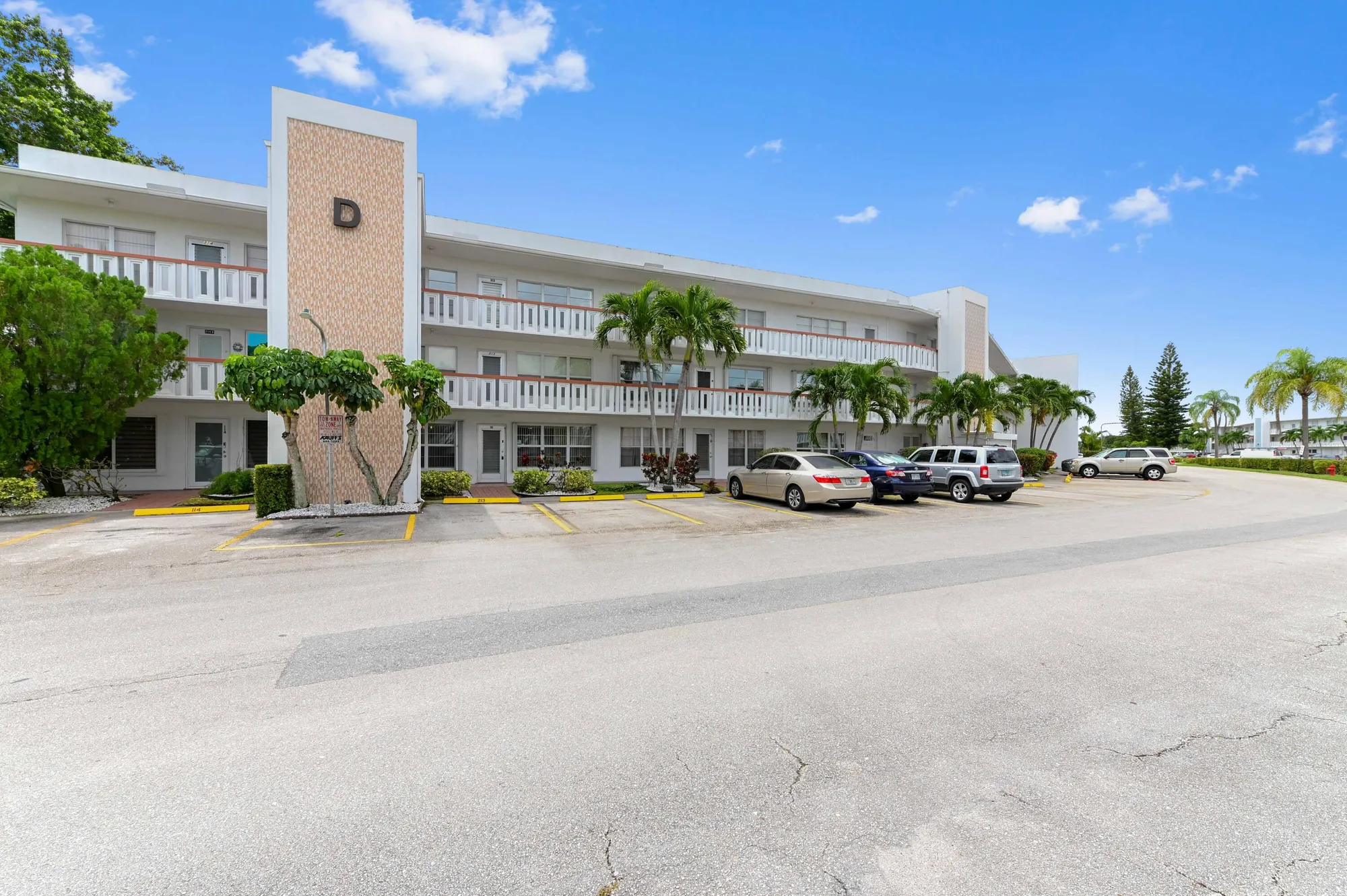 Property Slideshow image 24 of 26 | 113 wellington d, West Palm Beach, FL, 33417