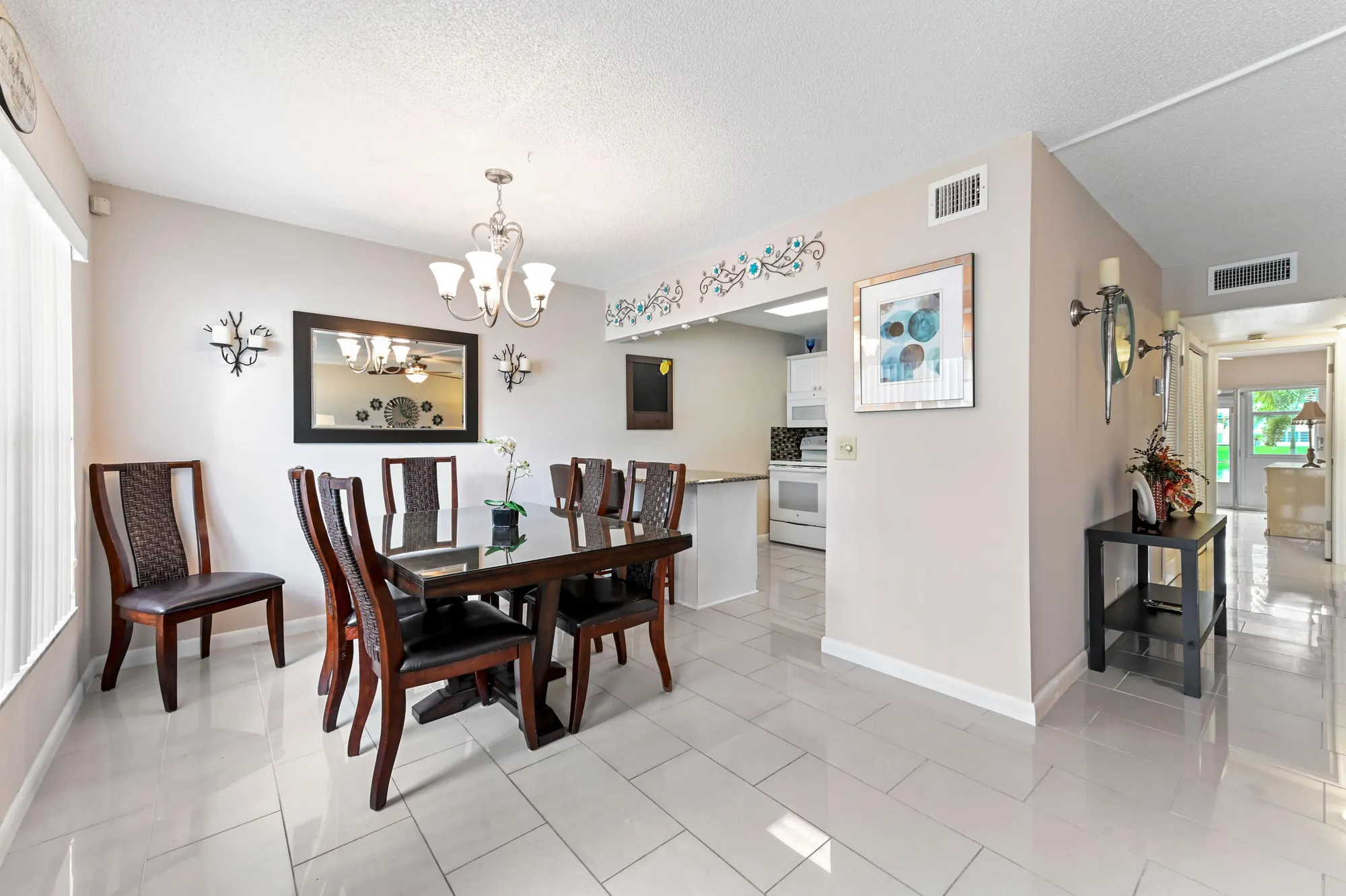 Property Slideshow image 8 of 26 | 113 wellington d, West Palm Beach, FL, 33417