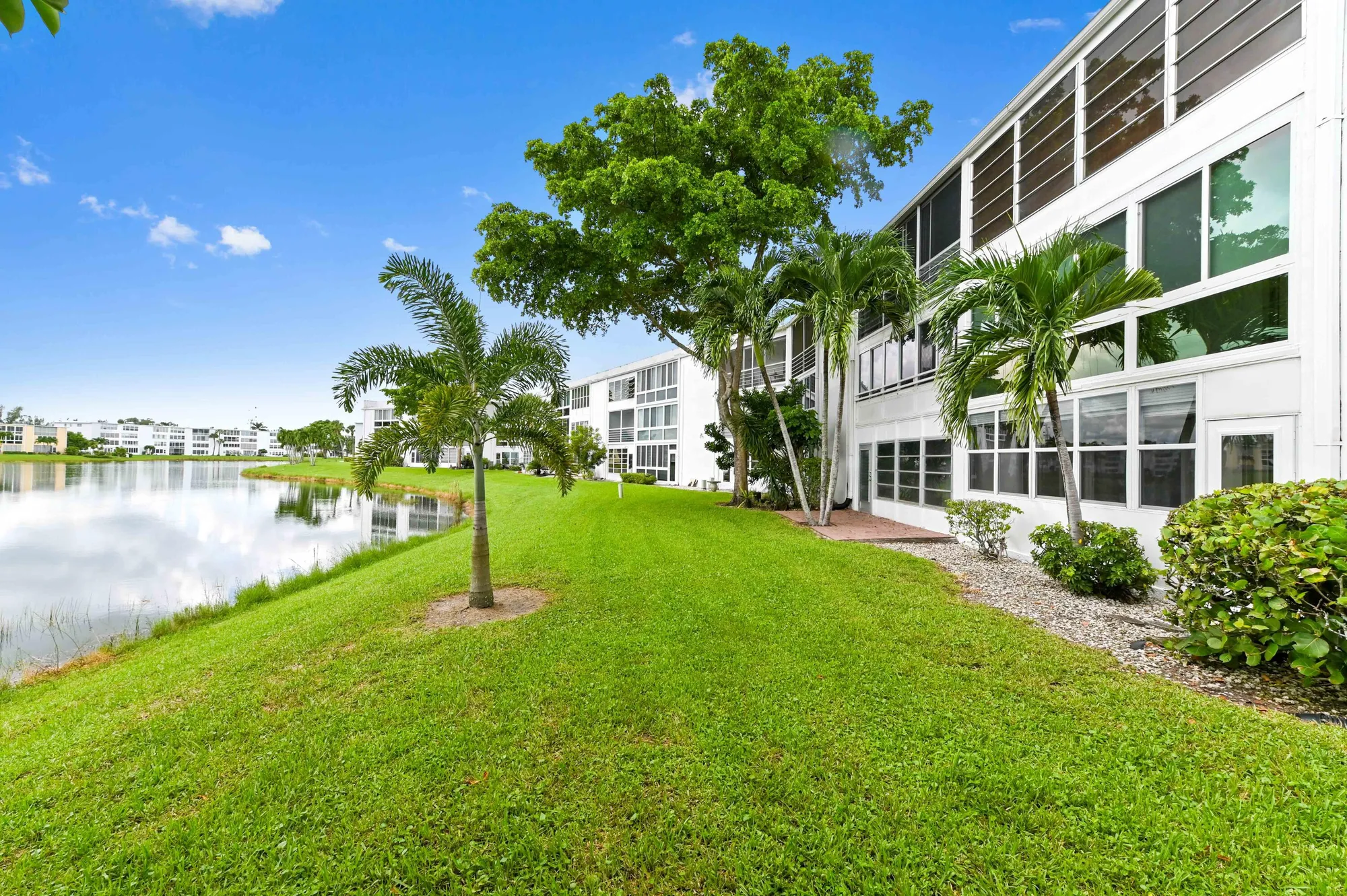 Property Slideshow image 21 of 26 | 113 wellington d, West Palm Beach, FL, 33417