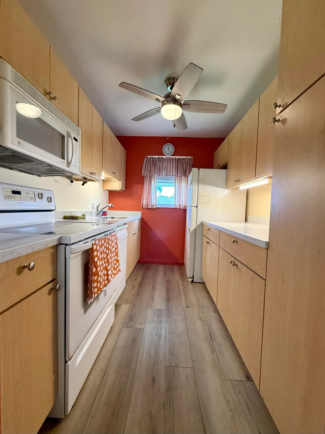 Property Slideshow image 13 of 35 | 215 south blvd c, Boynton Beach, FL, 33435