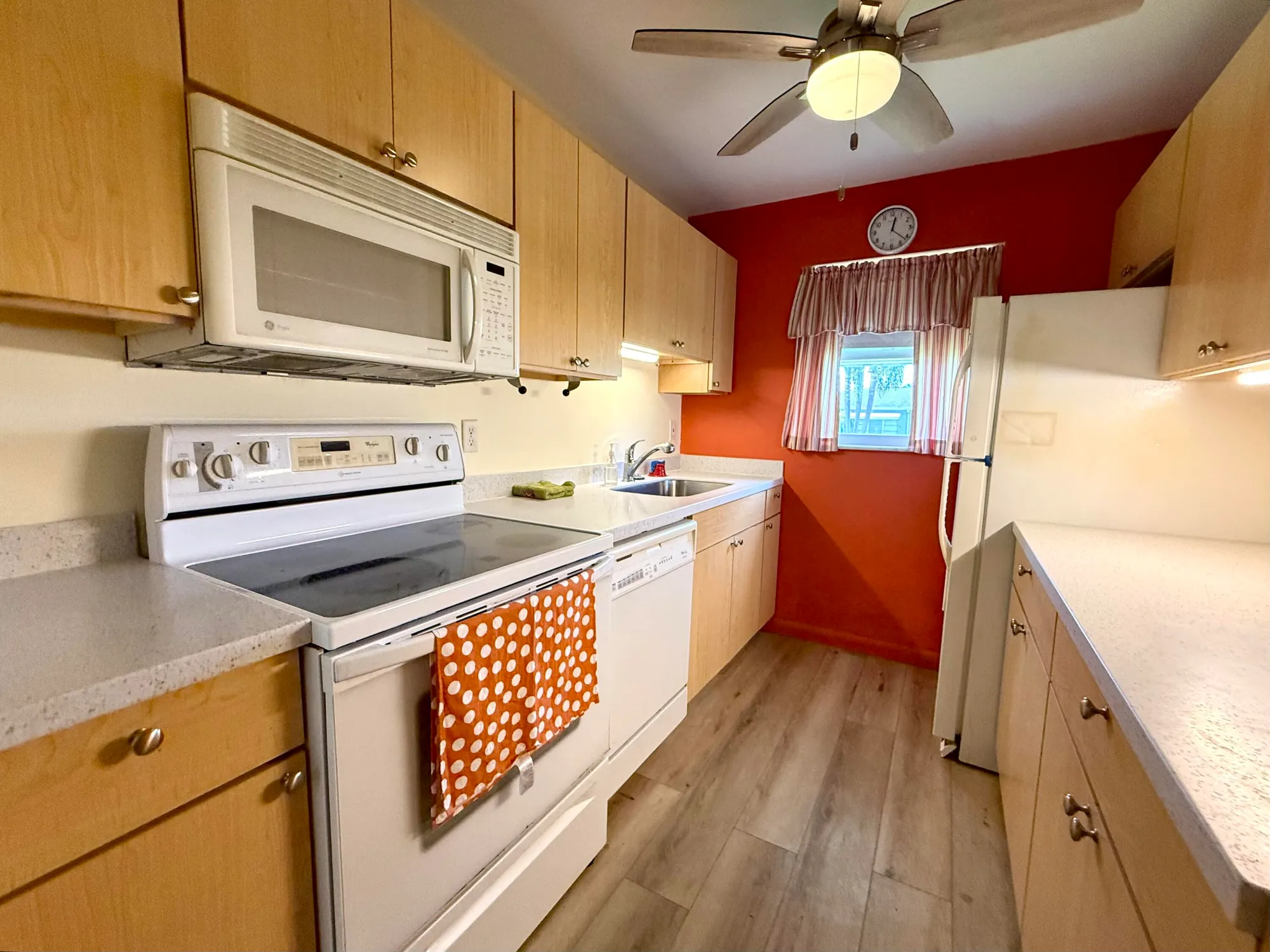 Property Slideshow image 11 of 35 | 215 south blvd c, Boynton Beach, FL, 33435