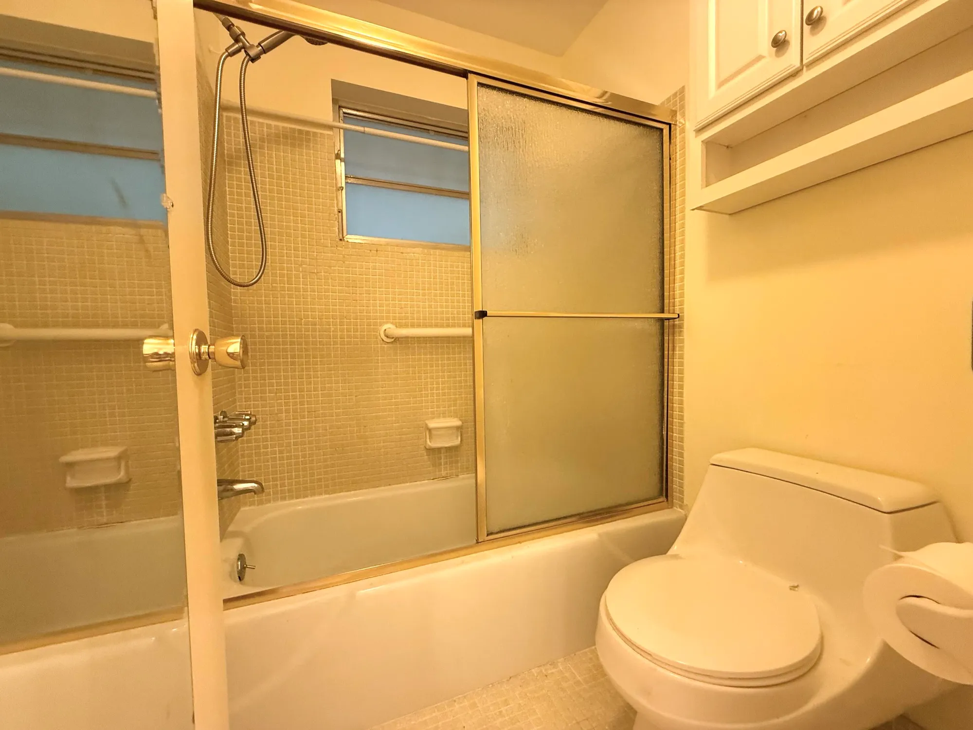 Property Slideshow image 22 of 35 | 215 south blvd c, Boynton Beach, FL, 33435