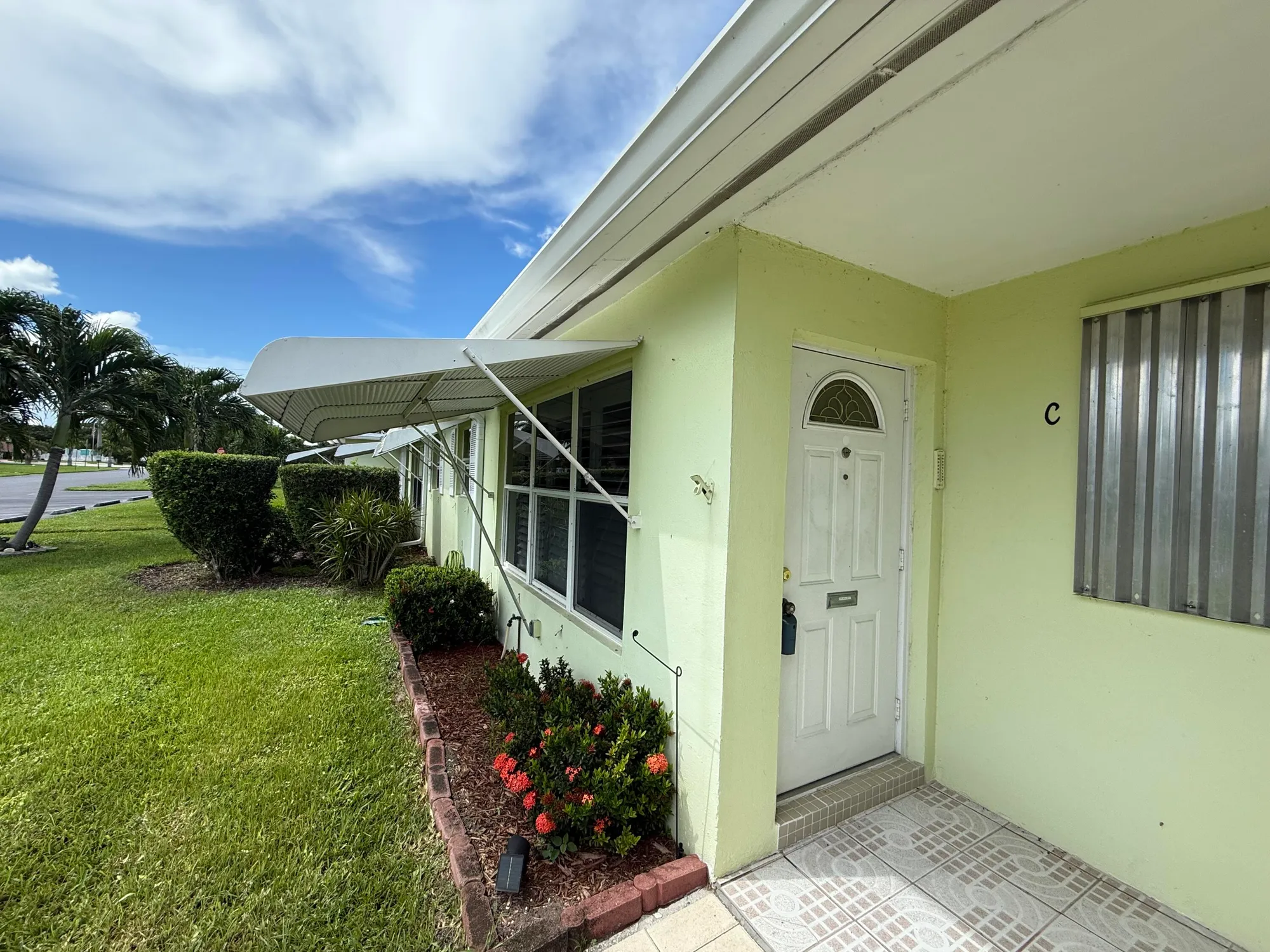 Property Slideshow image 32 of 35 | 215 south blvd c, Boynton Beach, FL, 33435