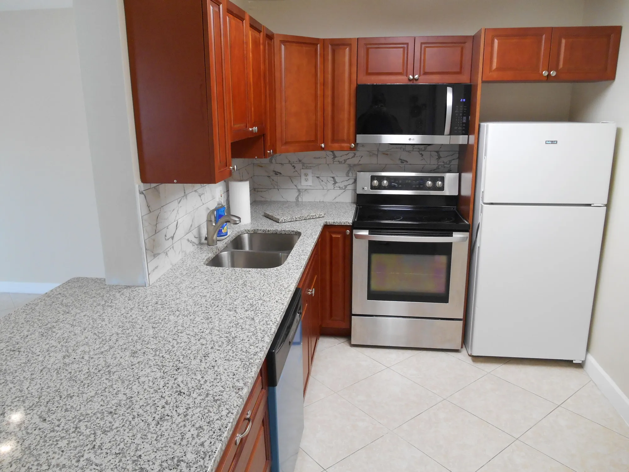 Property Slideshow image 7 of 38 | 2615 ne 1st ct apt 301, Boynton Beach, FL, 33435