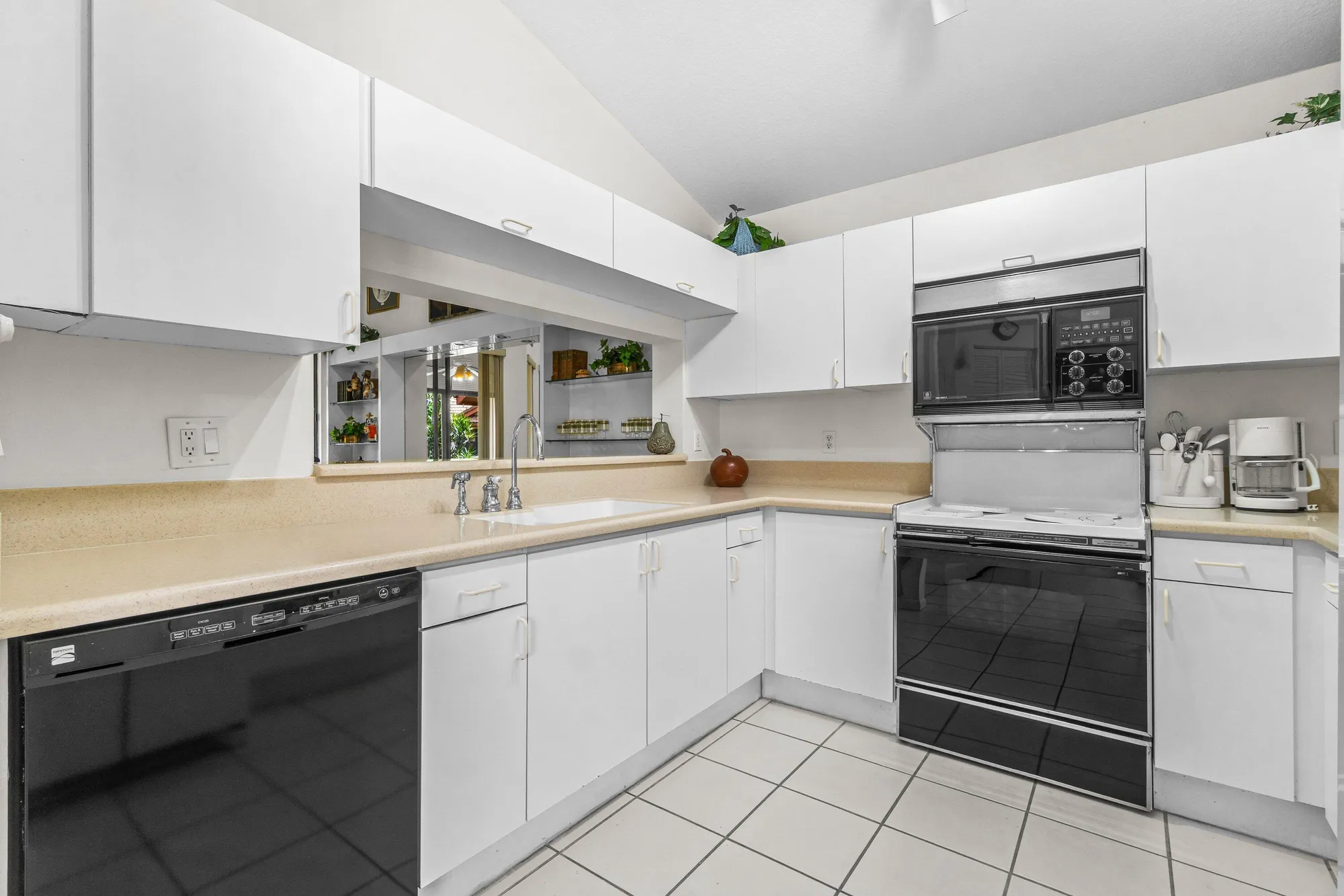 Property Slideshow image 5 of 34 | 7401 hearth stone ave, Boynton Beach, FL, 33472