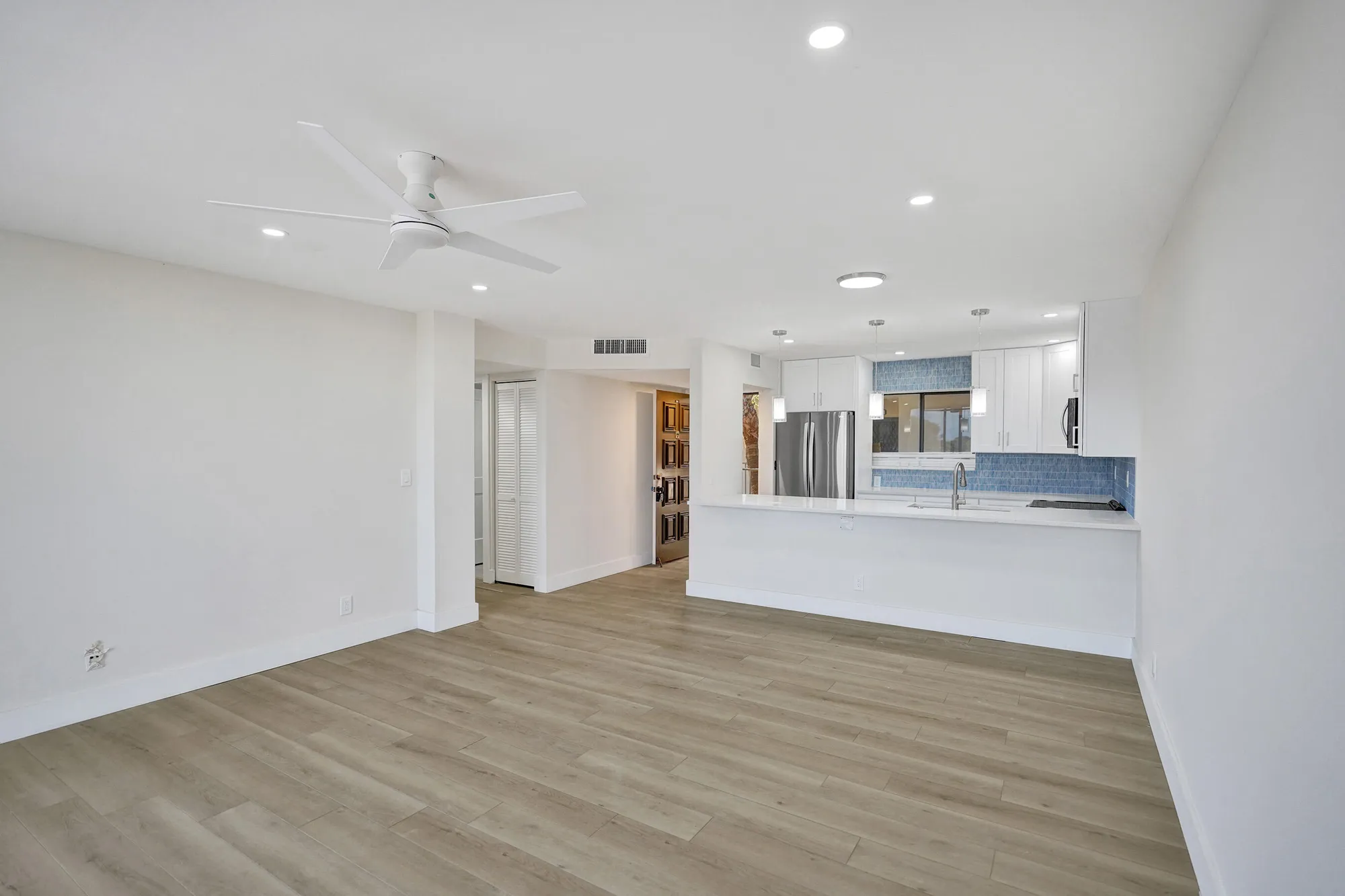Property Slideshow image 7 of 50 | 5340 las verdes cir 324, Delray Beach, FL, 33484