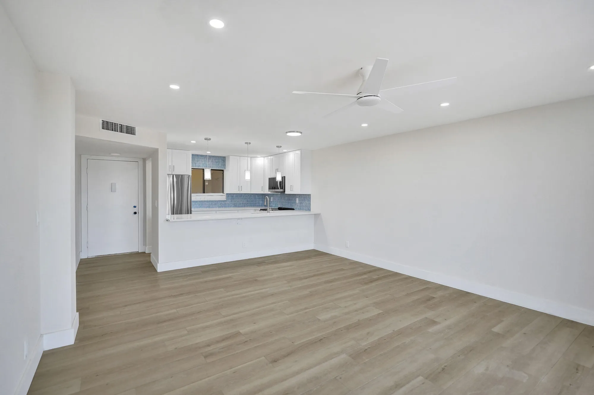 Property Slideshow image 8 of 50 | 5340 las verdes cir 324, Delray Beach, FL, 33484