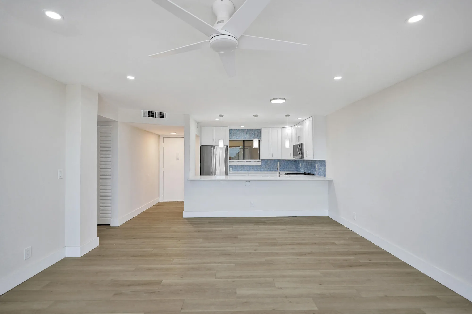 Property Slideshow image 9 of 50 | 5340 las verdes cir 324, Delray Beach, FL, 33484