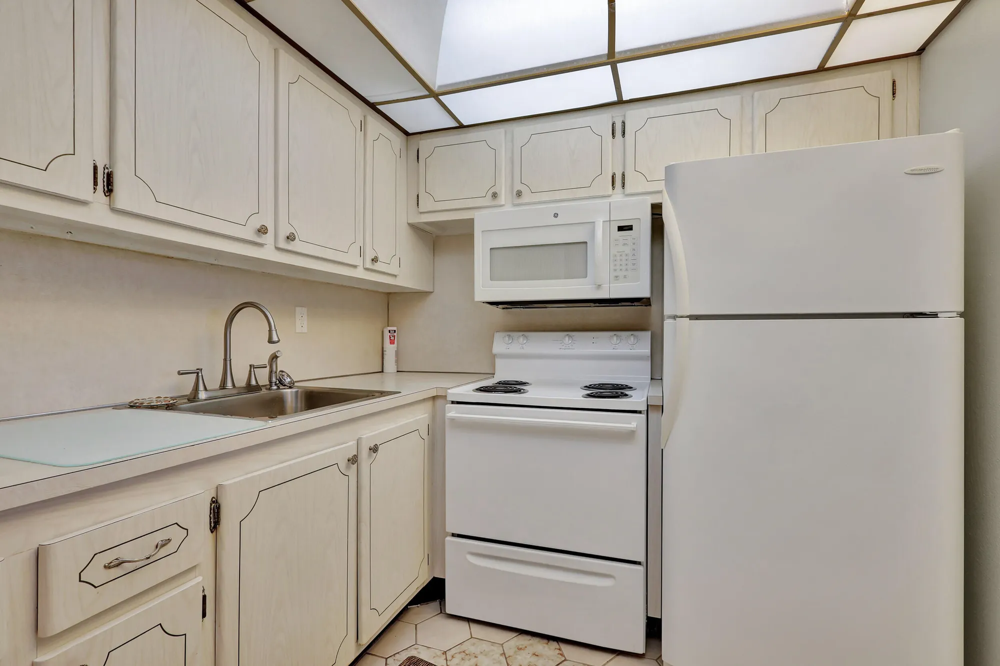 Property Slideshow image 16 of 88 | 158 norwich g, West Palm Beach, FL, 33417