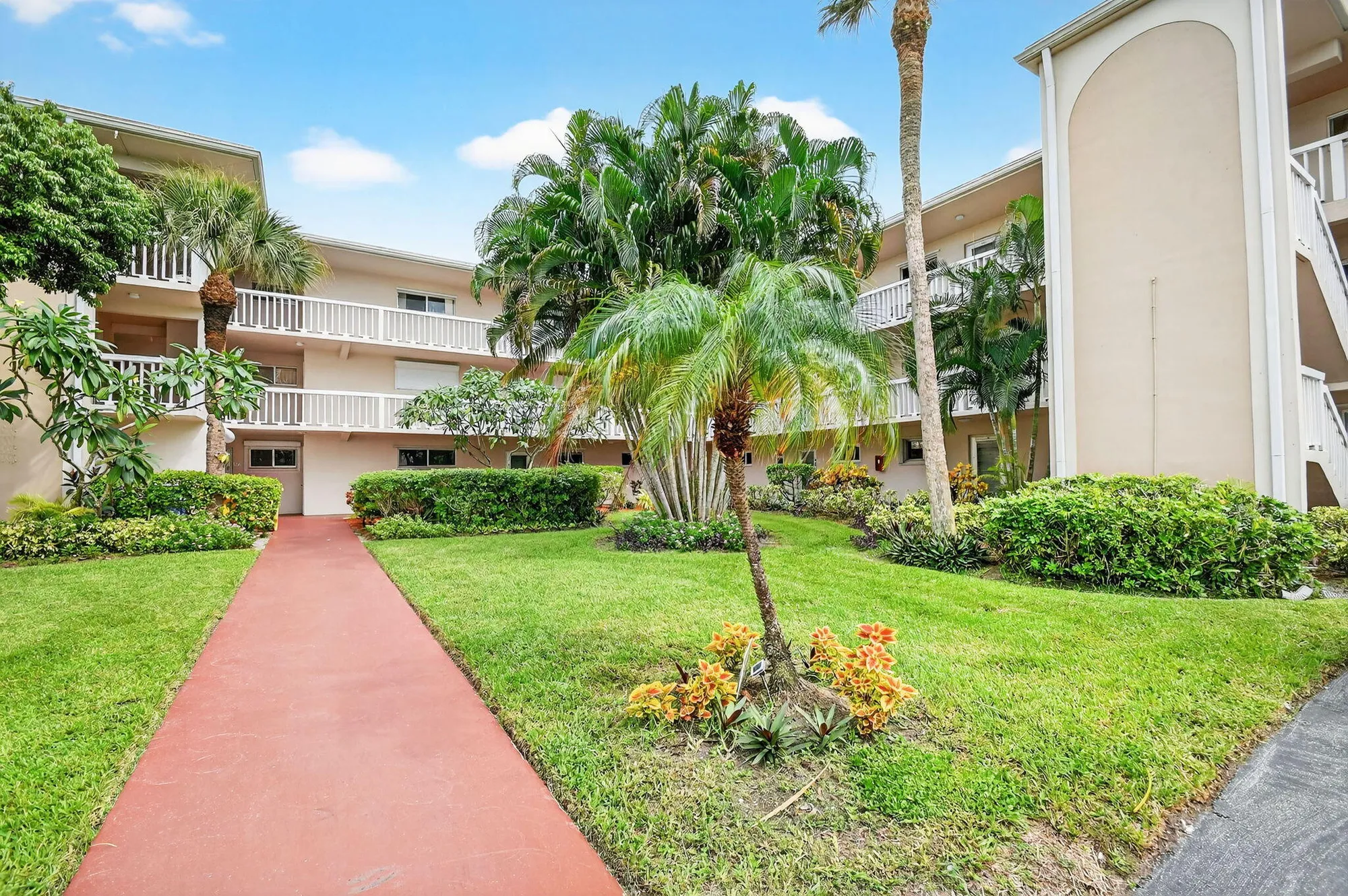 Property Slideshow image 1 of 60 | 2856 garden dr 310, Lake Worth, FL, 33461