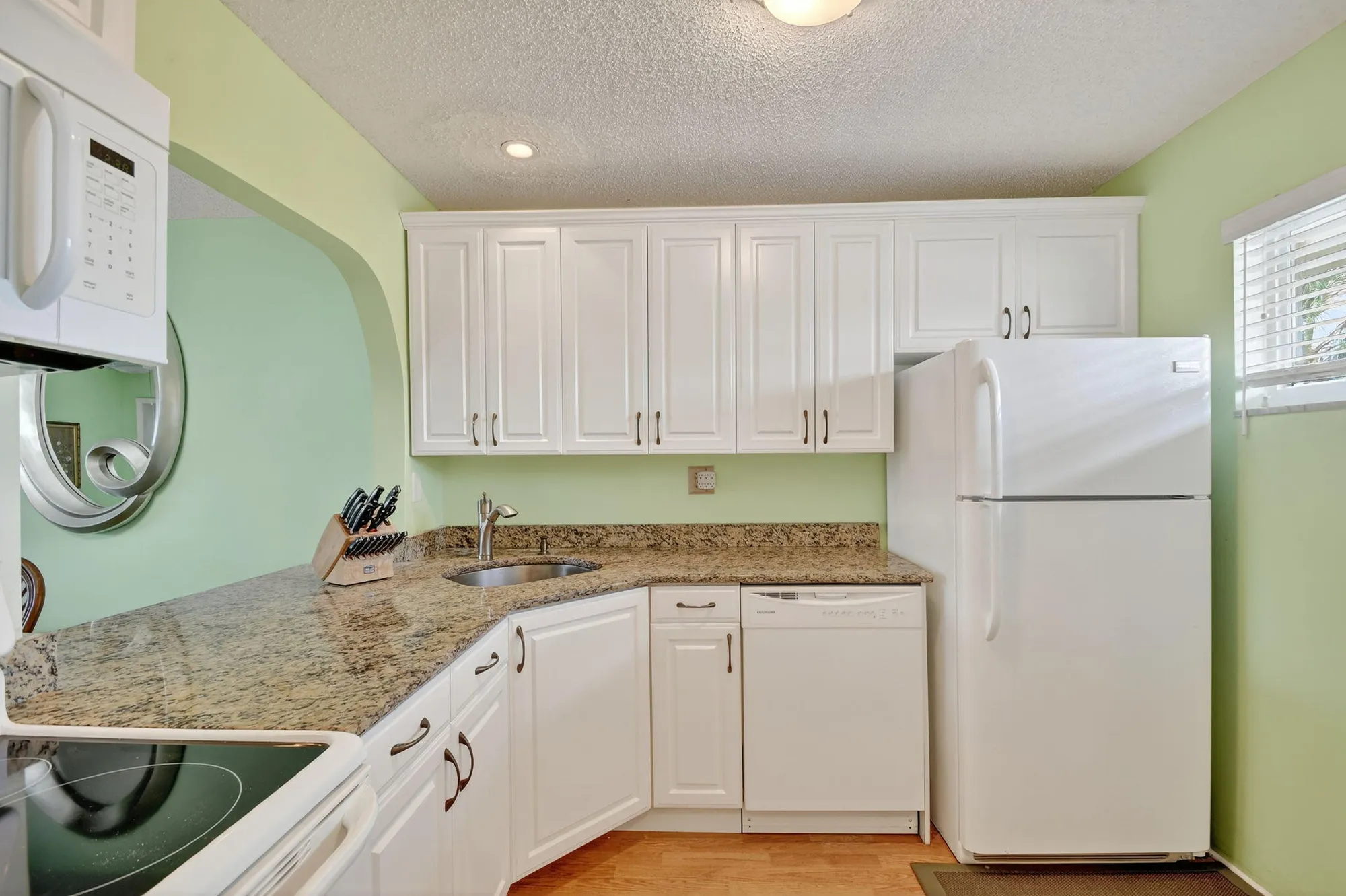 Property Slideshow image 6 of 60 | 2856 garden dr 310, Lake Worth, FL, 33461