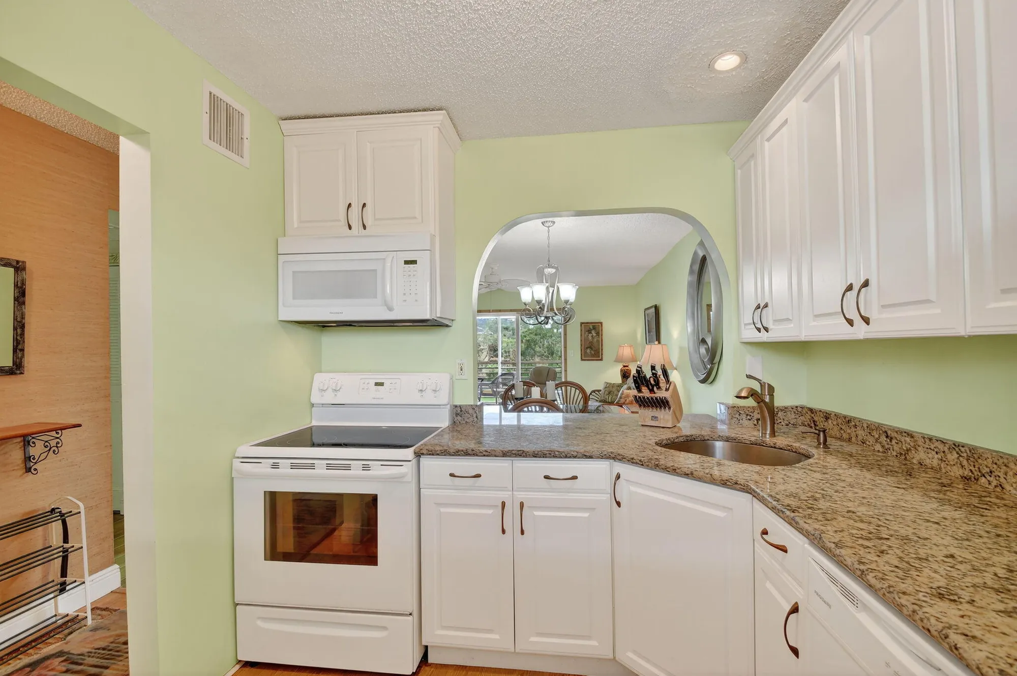 Property Slideshow image 8 of 60 | 2856 garden dr 310, Lake Worth, FL, 33461