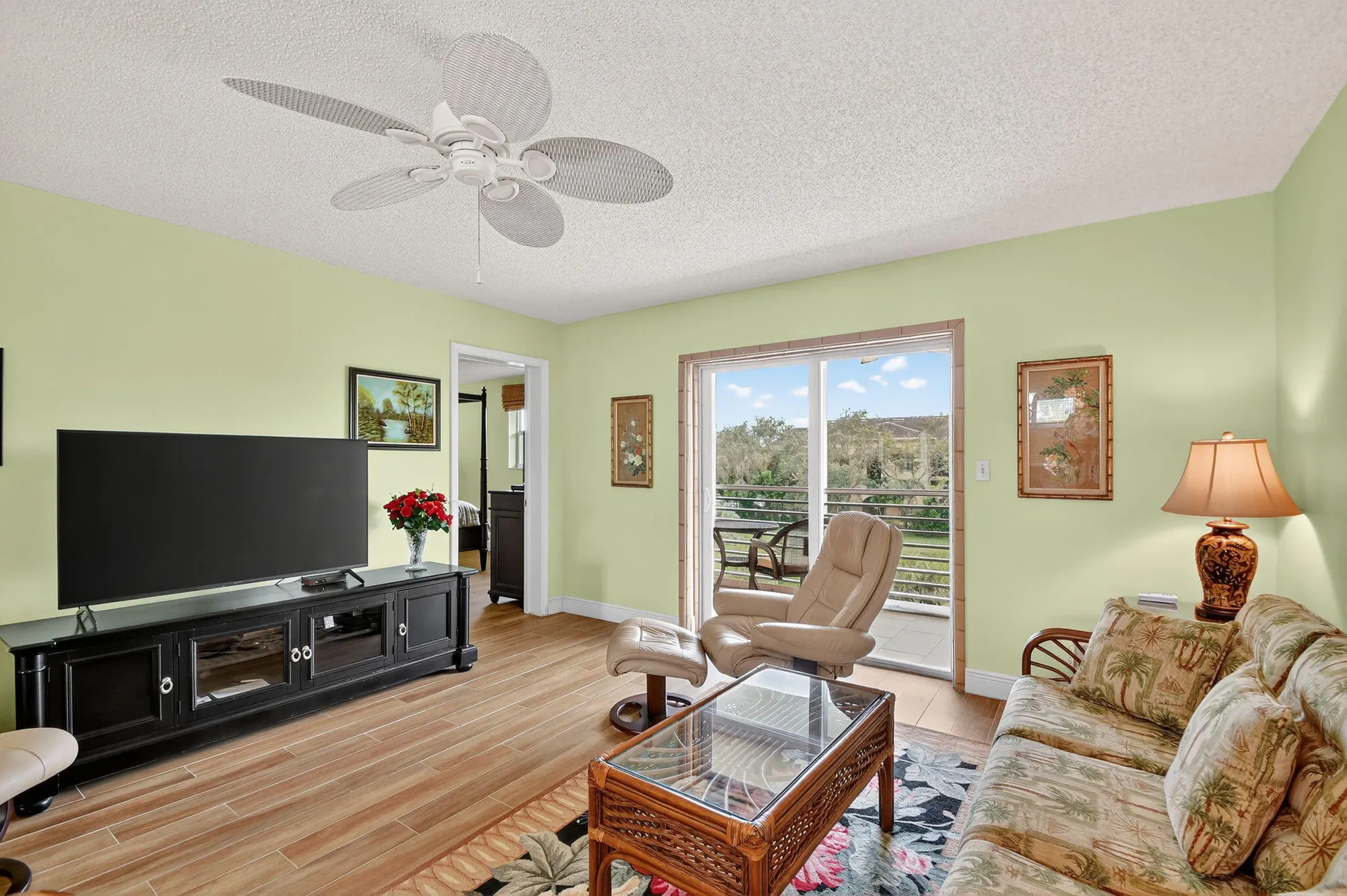 Property Slideshow image 13 of 60 | 2856 garden dr 310, Lake Worth, FL, 33461