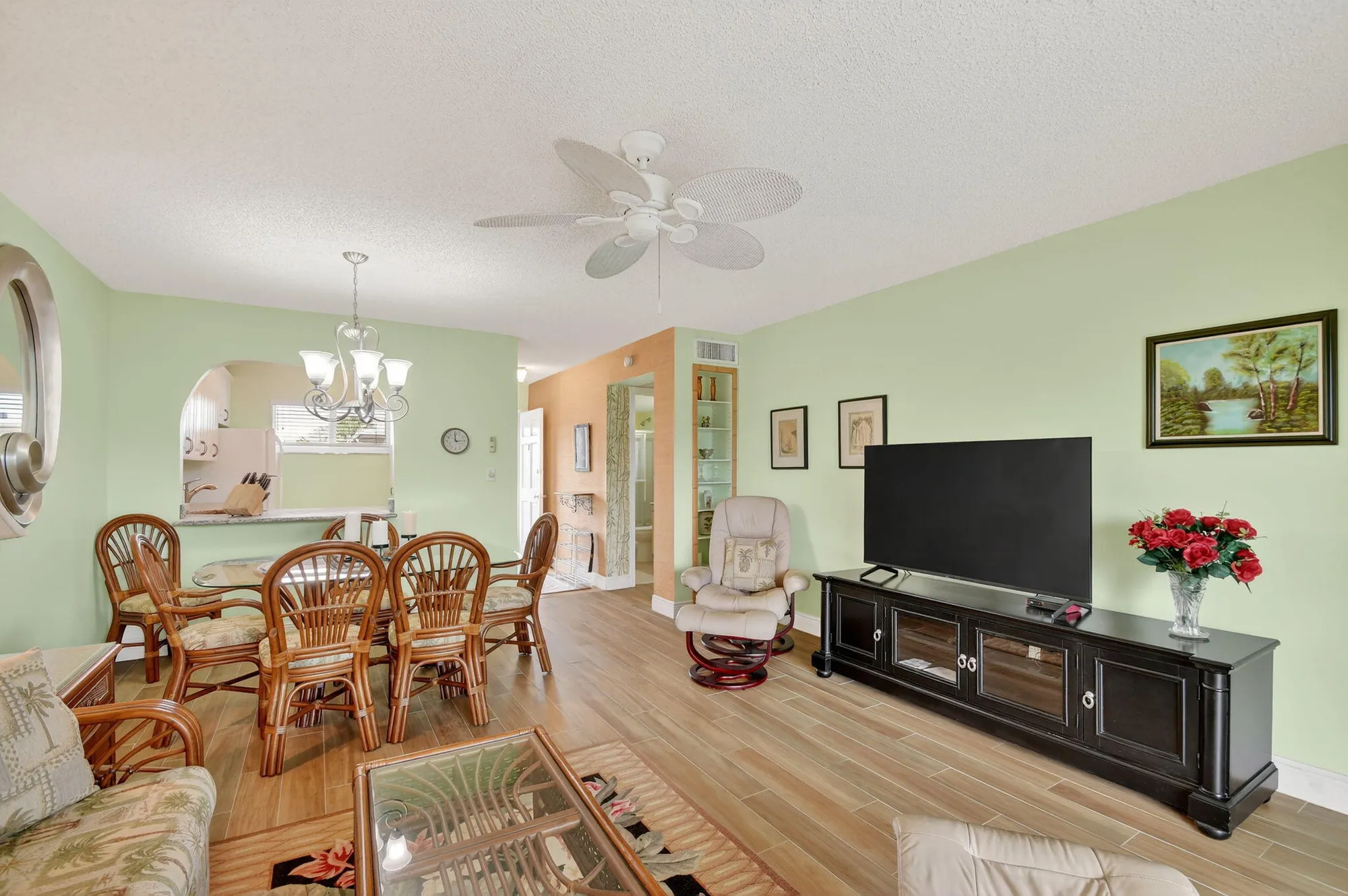 Property Slideshow image 14 of 60 | 2856 garden dr 310, Lake Worth, FL, 33461
