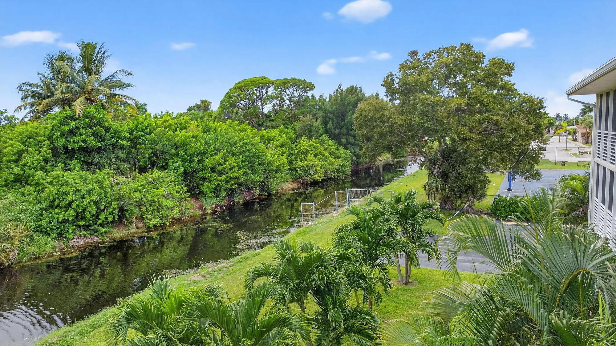 Property Slideshow image 19 of 60 | 2856 garden dr 310, Lake Worth, FL, 33461