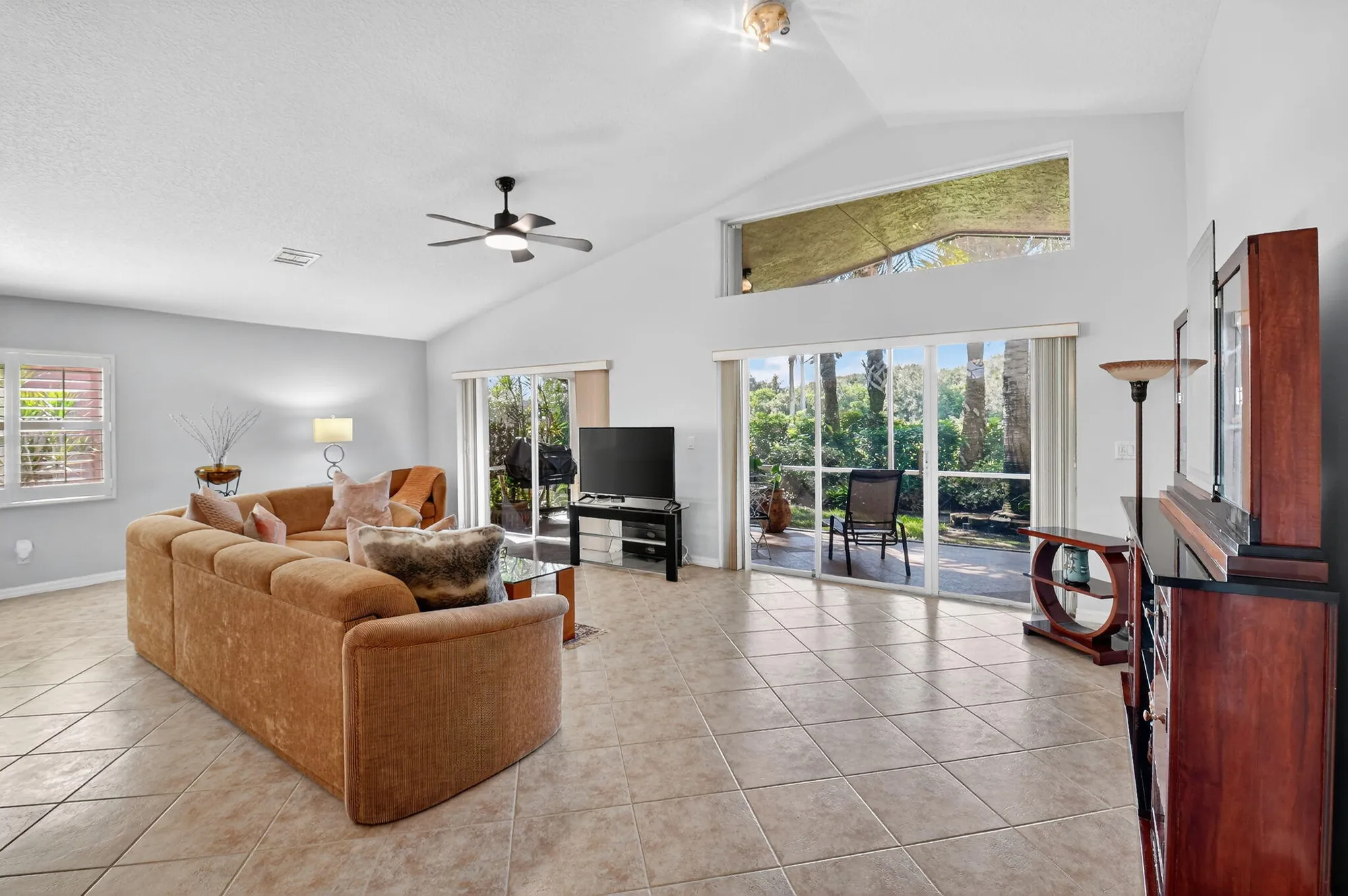 Property Slideshow image 13 of 68 | 7674 caprio dr, Boynton Beach, FL, 33472