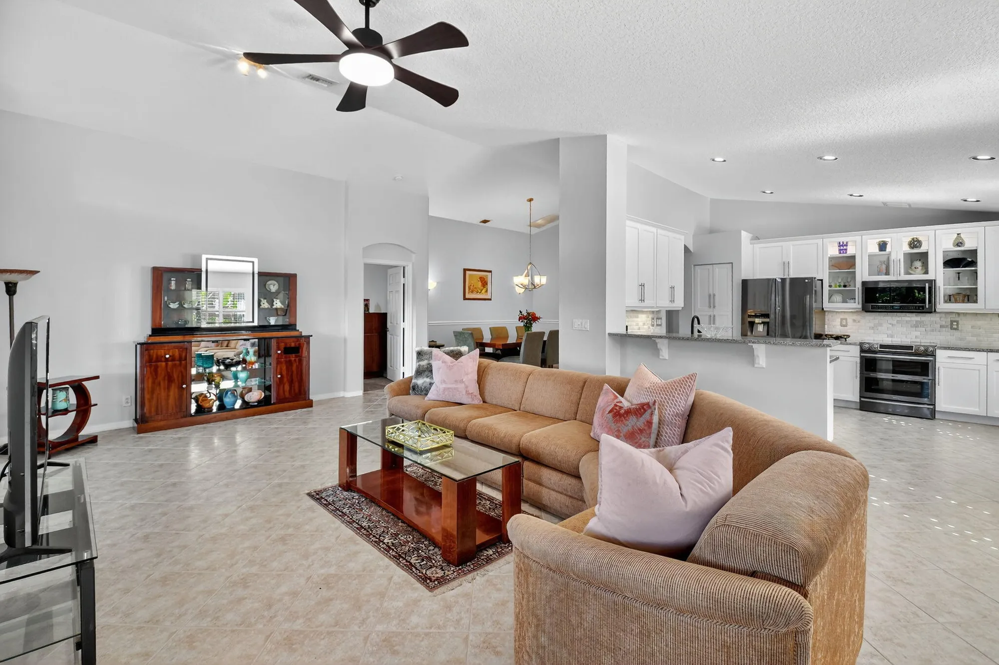 Property Slideshow image 15 of 68 | 7674 caprio dr, Boynton Beach, FL, 33472