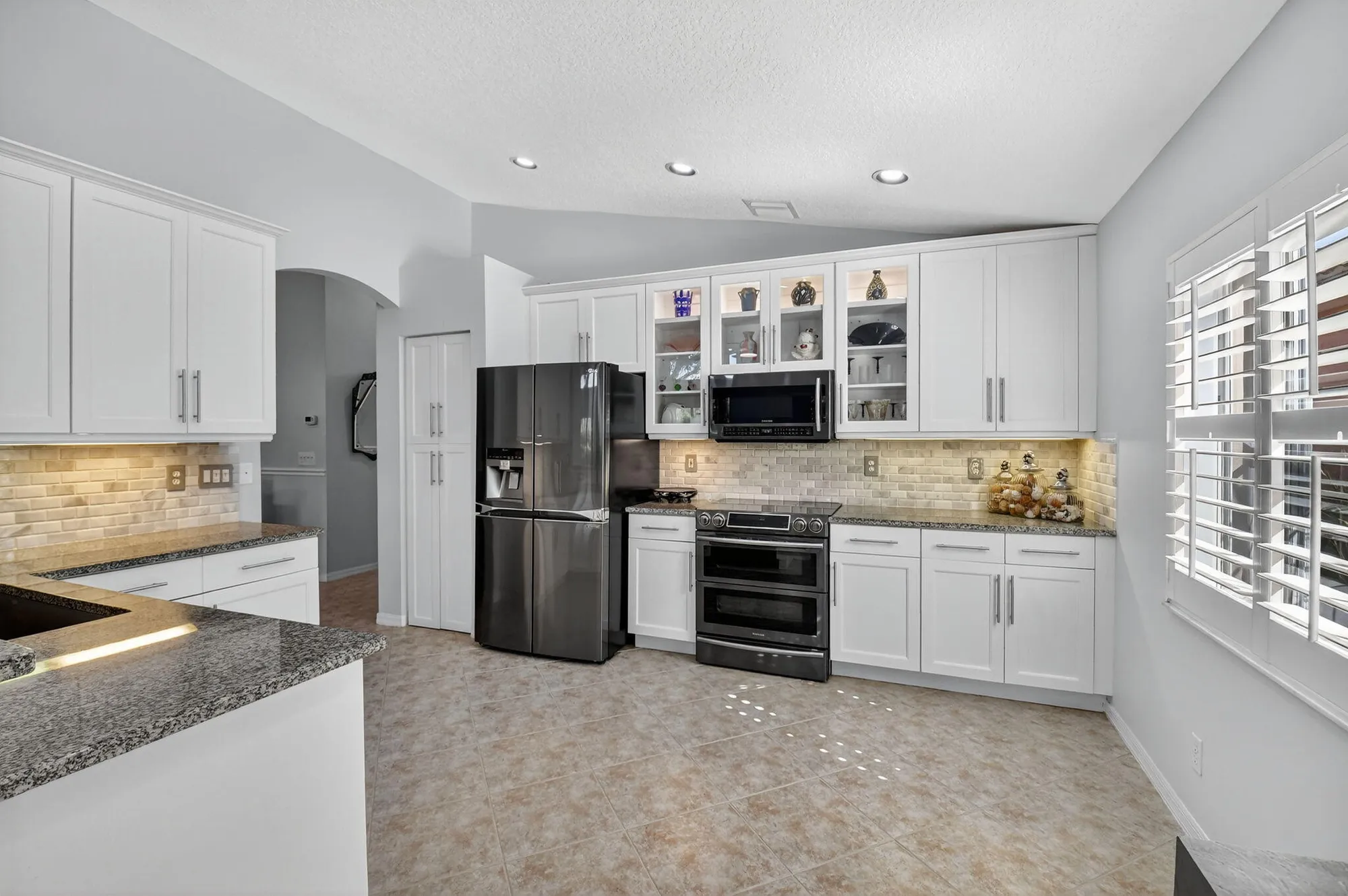 Property Slideshow image 19 of 68 | 7674 caprio dr, Boynton Beach, FL, 33472