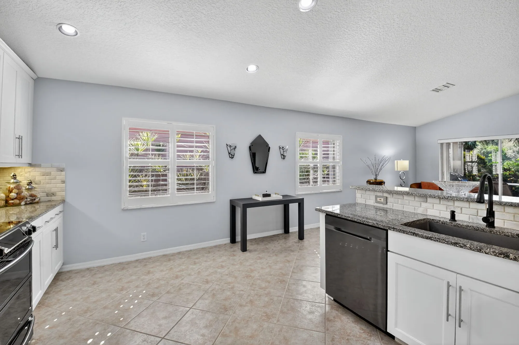 Property Slideshow image 22 of 68 | 7674 caprio dr, Boynton Beach, FL, 33472