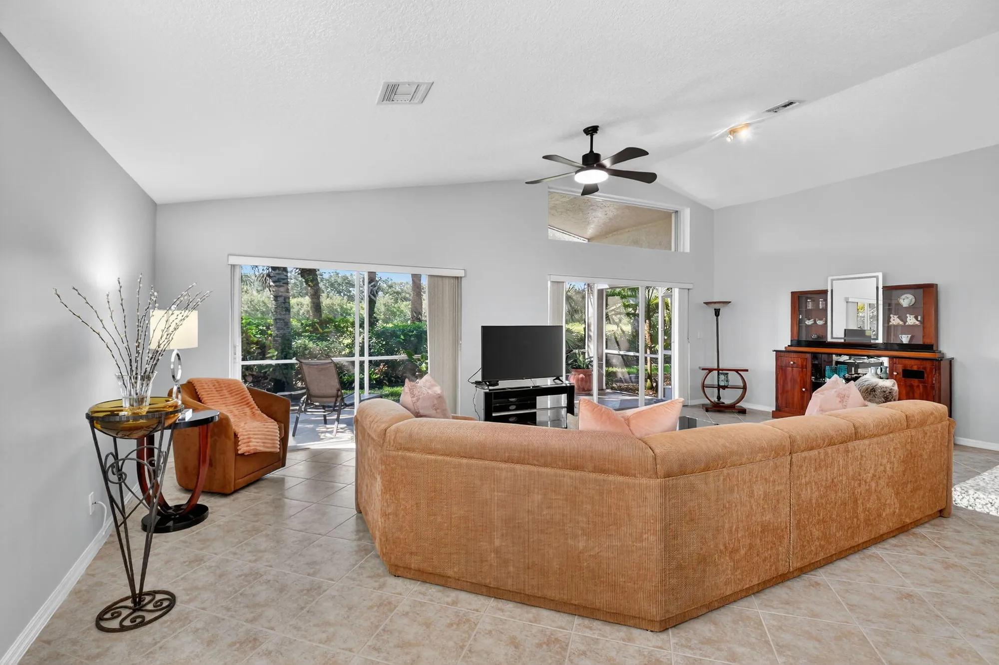 Property Slideshow image 17 of 68 | 7674 caprio dr, Boynton Beach, FL, 33472