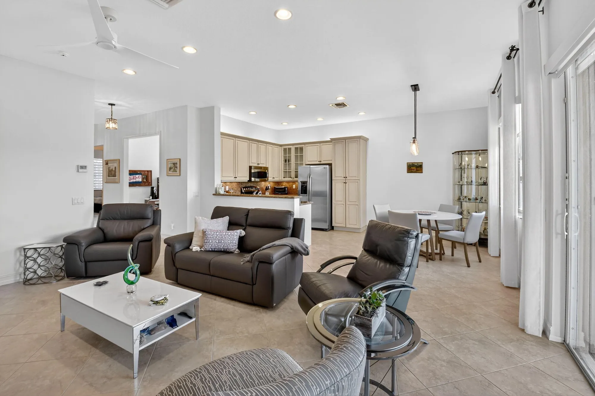 Property Slideshow image 14 of 73 | 6881 watertown dr, Boynton Beach, FL, 33437