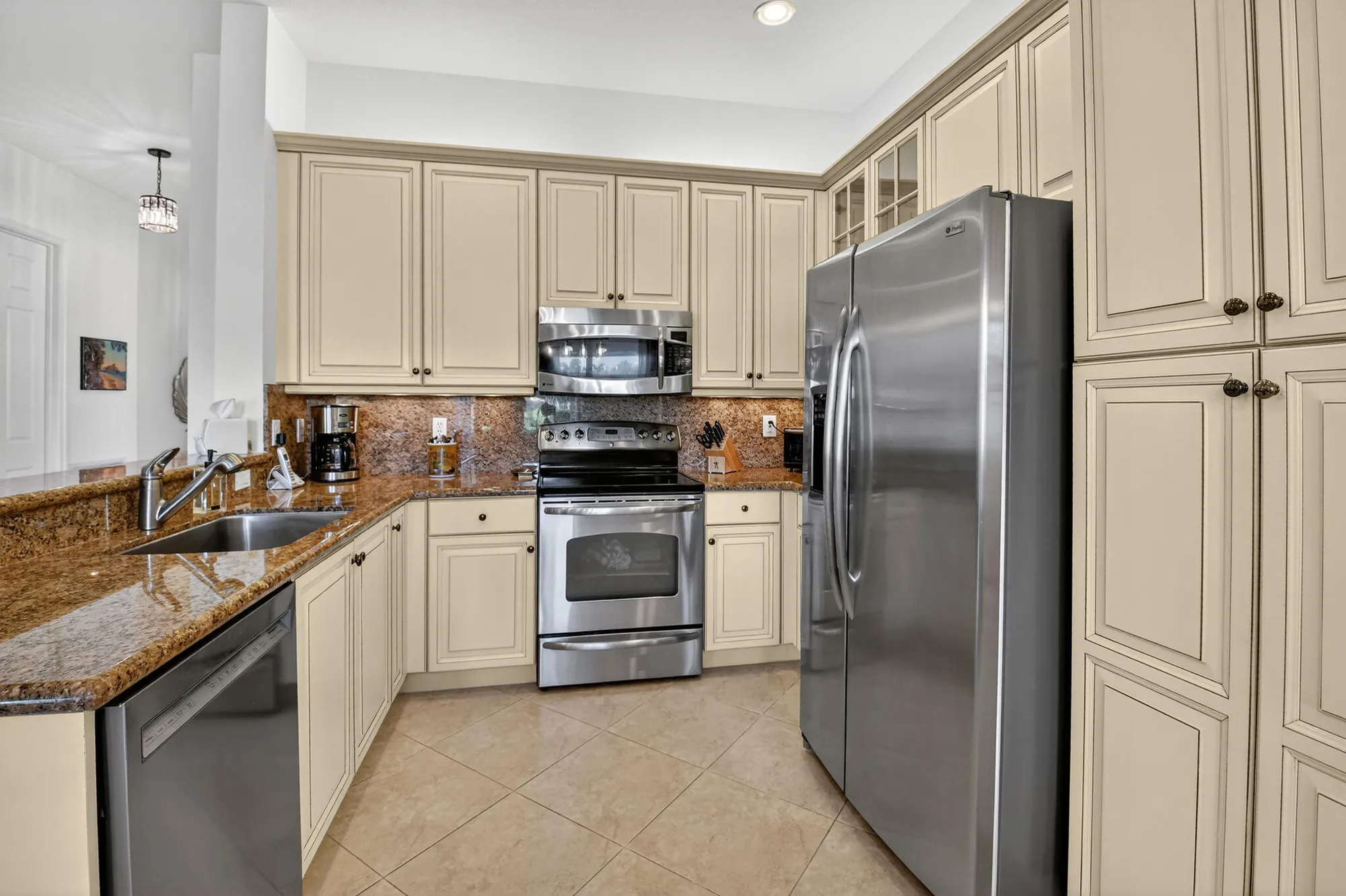 Property Slideshow image 8 of 73 | 6881 watertown dr, Boynton Beach, FL, 33437