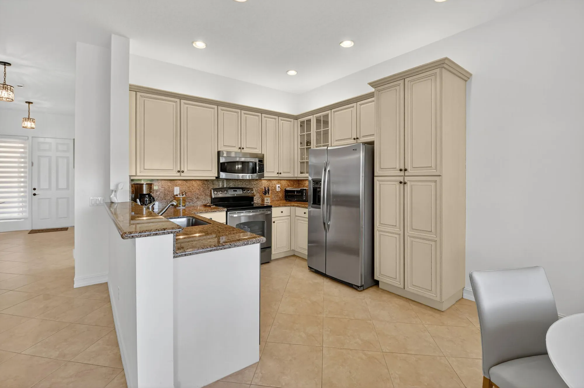 Property Slideshow image 9 of 73 | 6881 watertown dr, Boynton Beach, FL, 33437