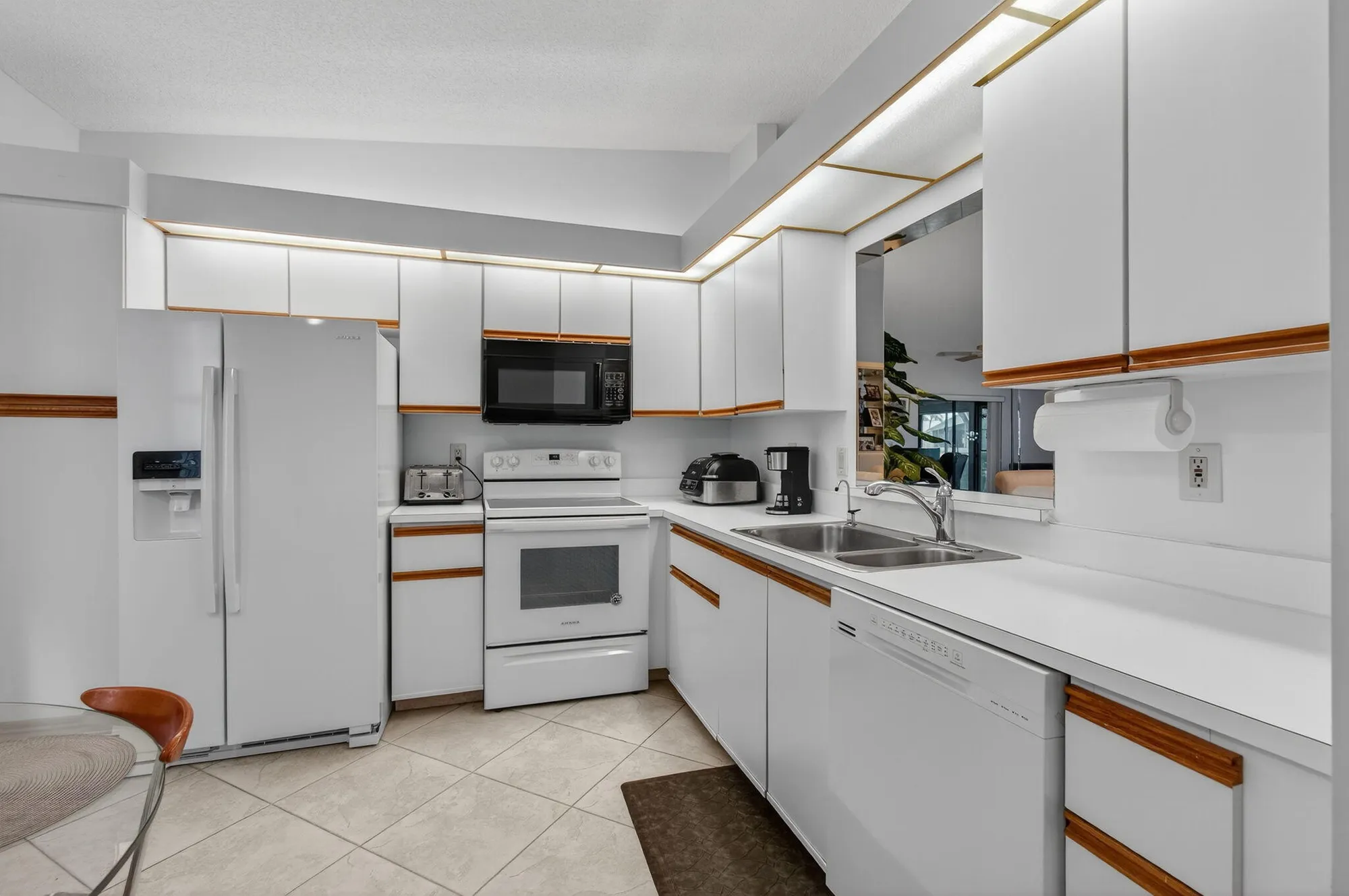 Property Slideshow image 12 of 45 | 6272 kings gate cir, Delray Beach, FL, 33484