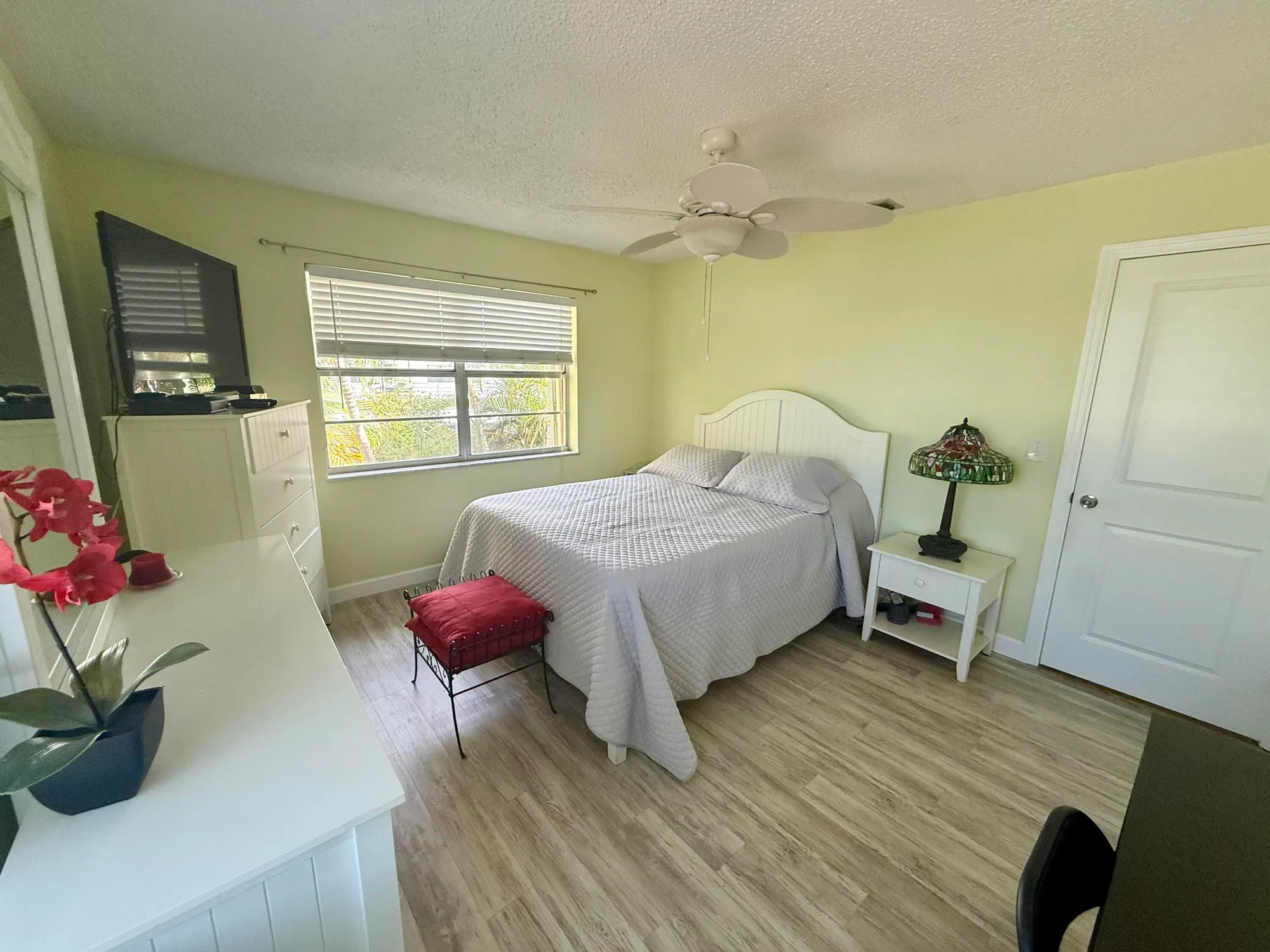 Property Slideshow image 13 of 34 | 1982 sw palm city rd f, Stuart, FL, 34994